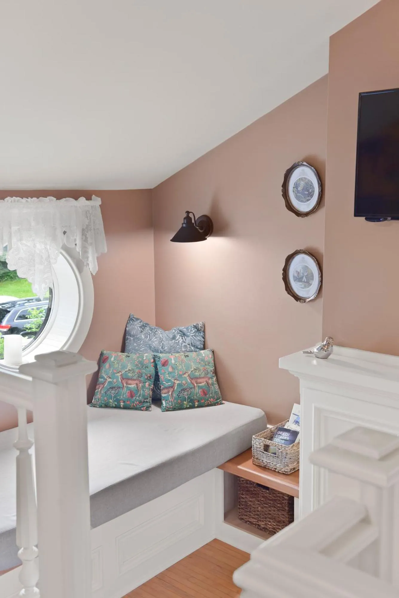 Bed in The Foxglove Inn