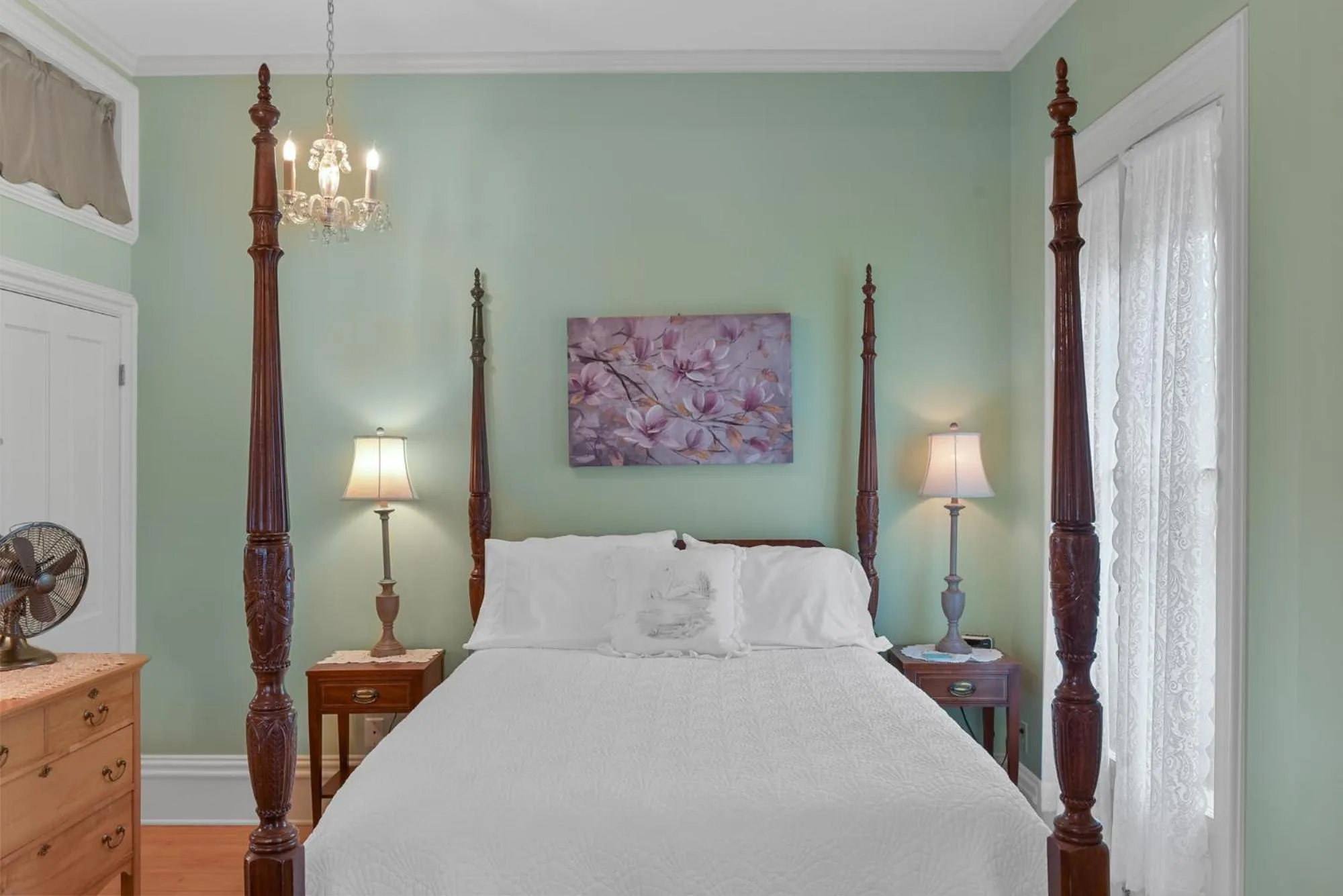 Bed in The Foxglove Inn