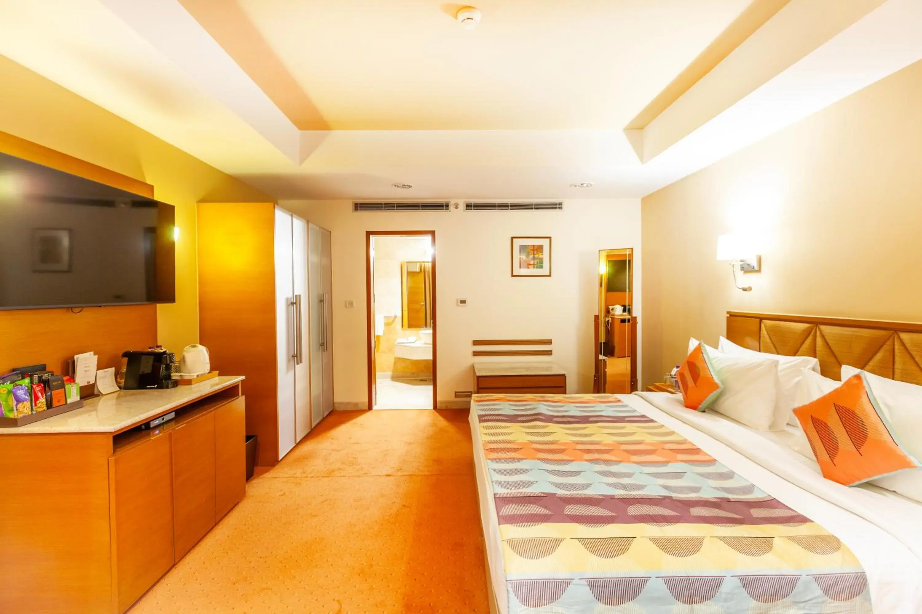 Deluxe Suite - single occupancy in Fortune Park Lake City, Thane - Member ITC Hotels' Group Deluxe Suite - single occupancy in Fortune Park Lake City, Thane - Member ITC Hotels' Group