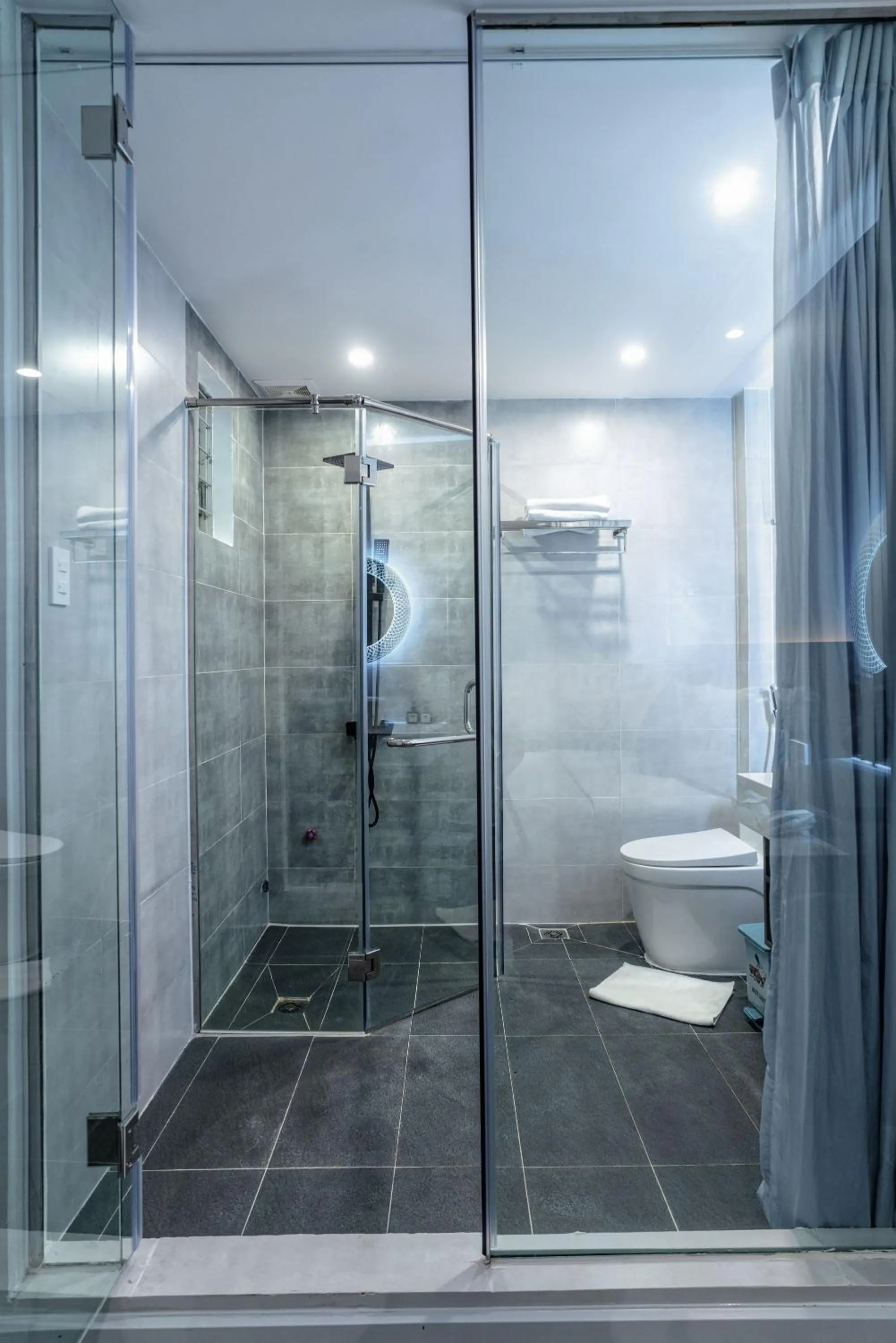 Bathroom in Ruby Saigon Hotel - Ben Thanh