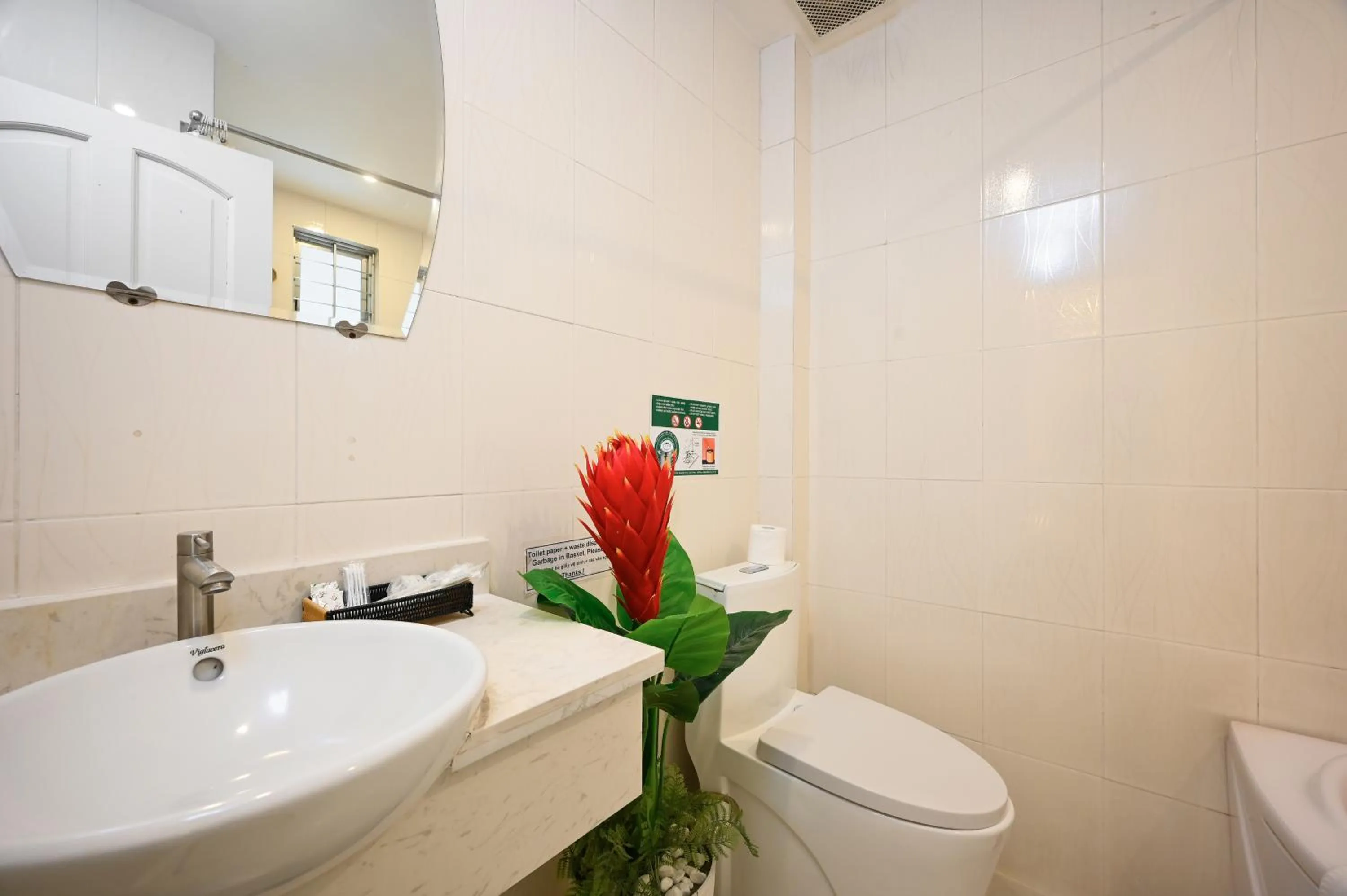 Bathroom in Ruby Saigon Hotel - Ben Thanh