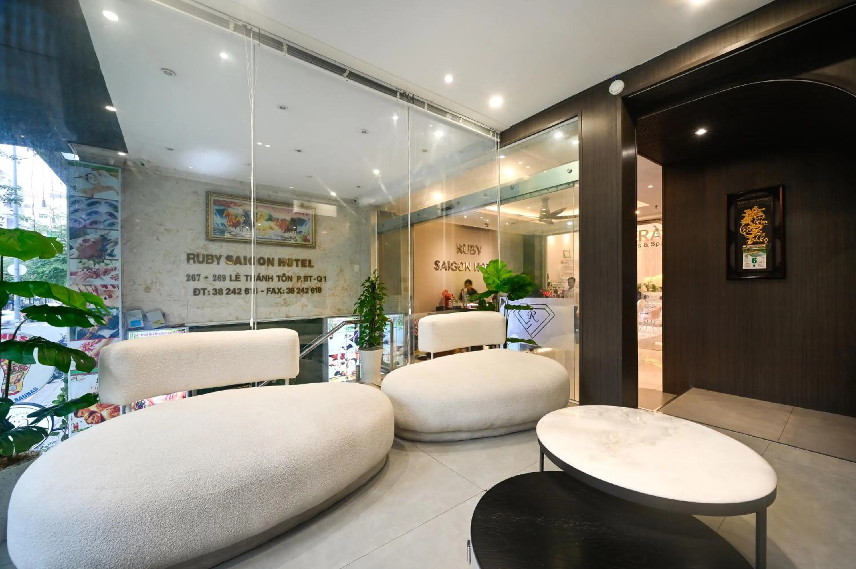 Seating area in Ruby Saigon Hotel - Ben Thanh