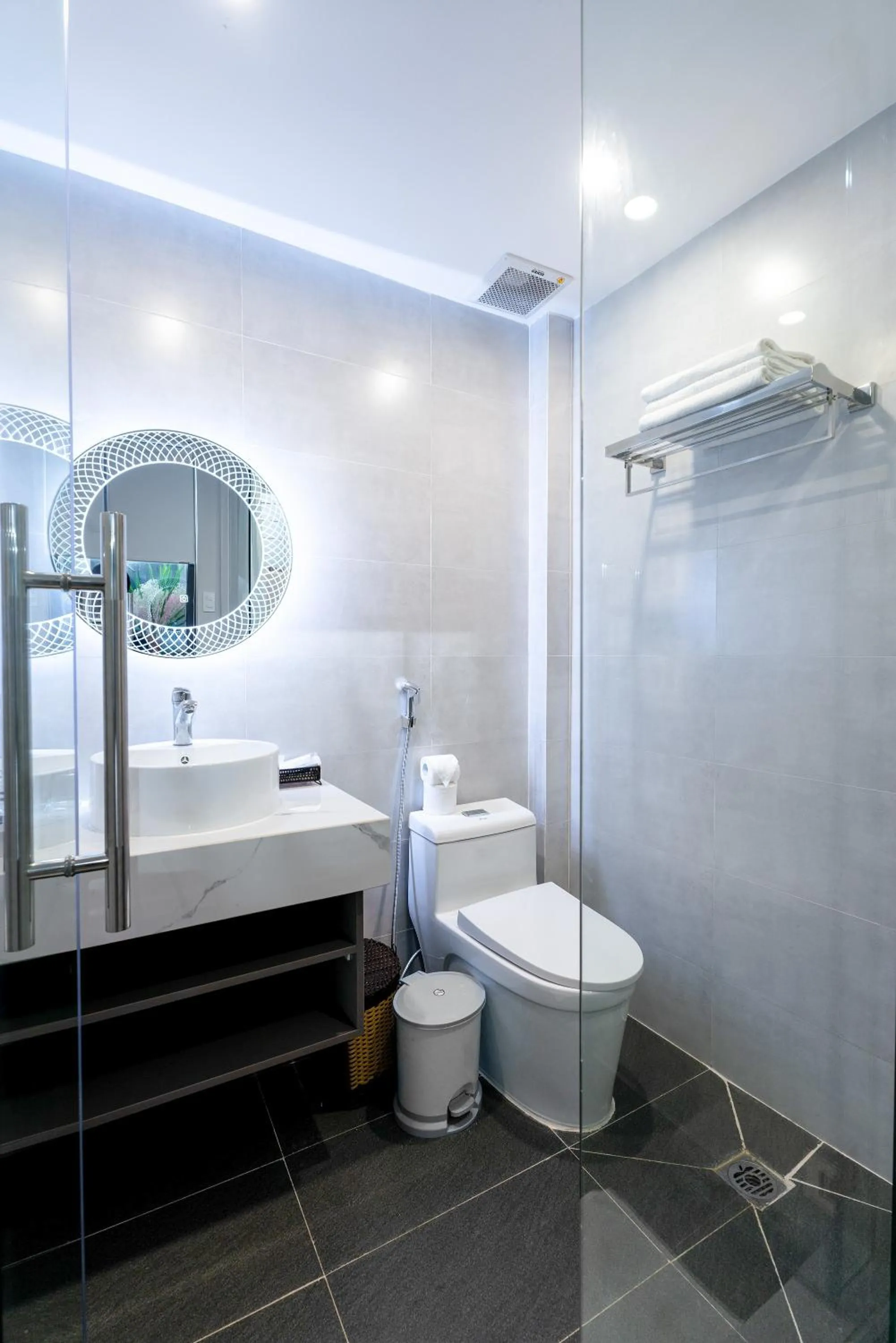 Bathroom in Ruby Saigon Hotel - Ben Thanh