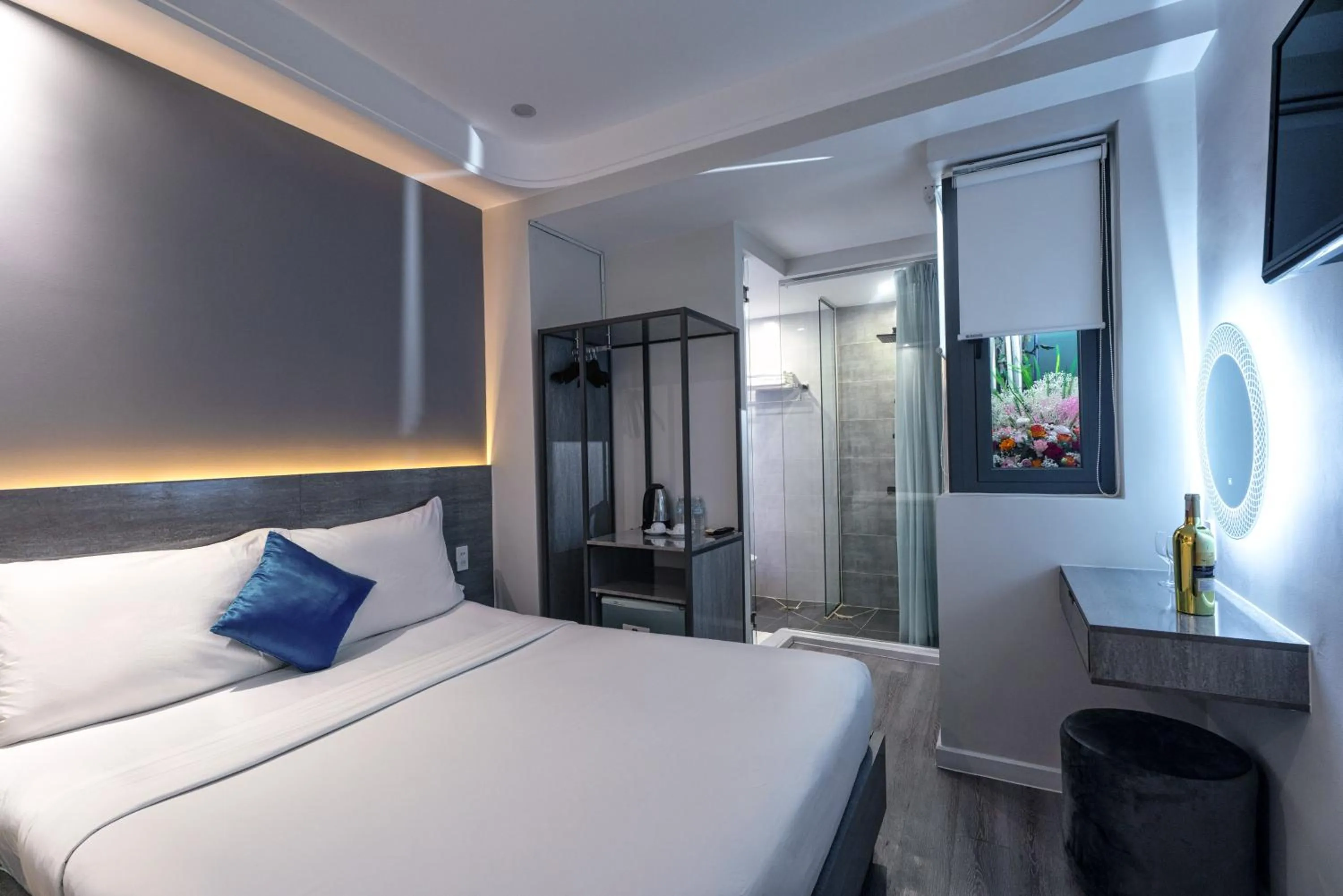 Photo of the whole room, Bed in Ruby Saigon Hotel - Ben Thanh