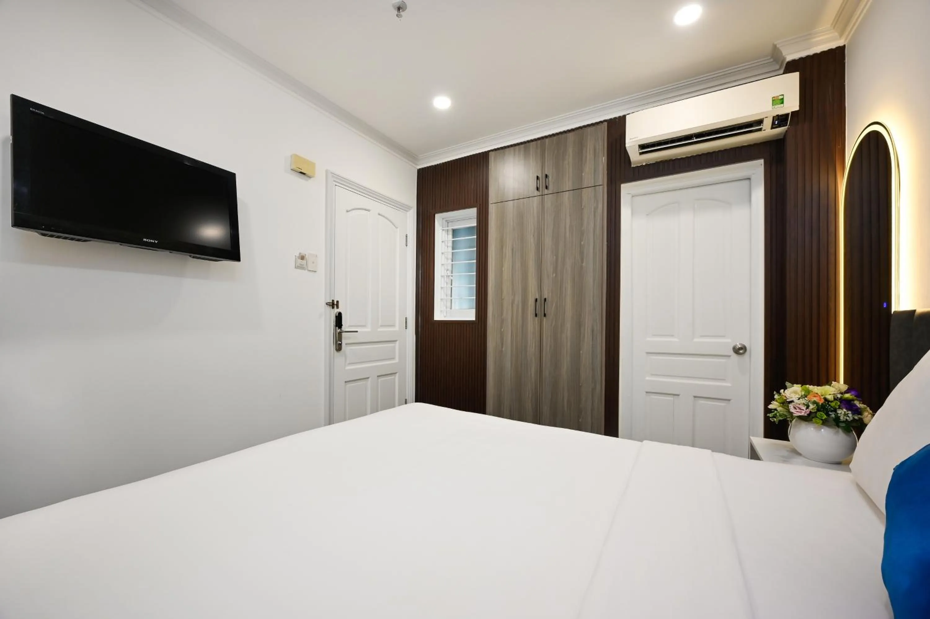 Photo of the whole room, Bed in Ruby Saigon Hotel - Ben Thanh