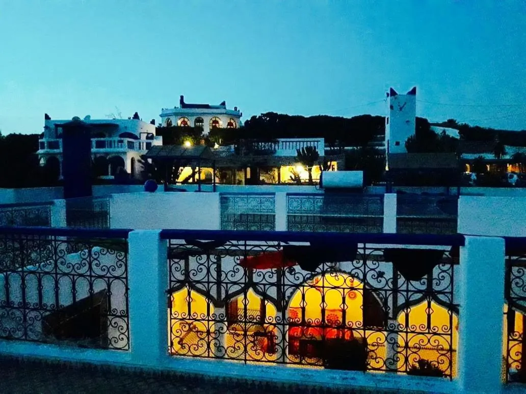 Decorative detail in L'Air De La Mer