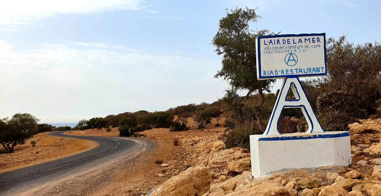 Text overlay in L'Air De La Mer