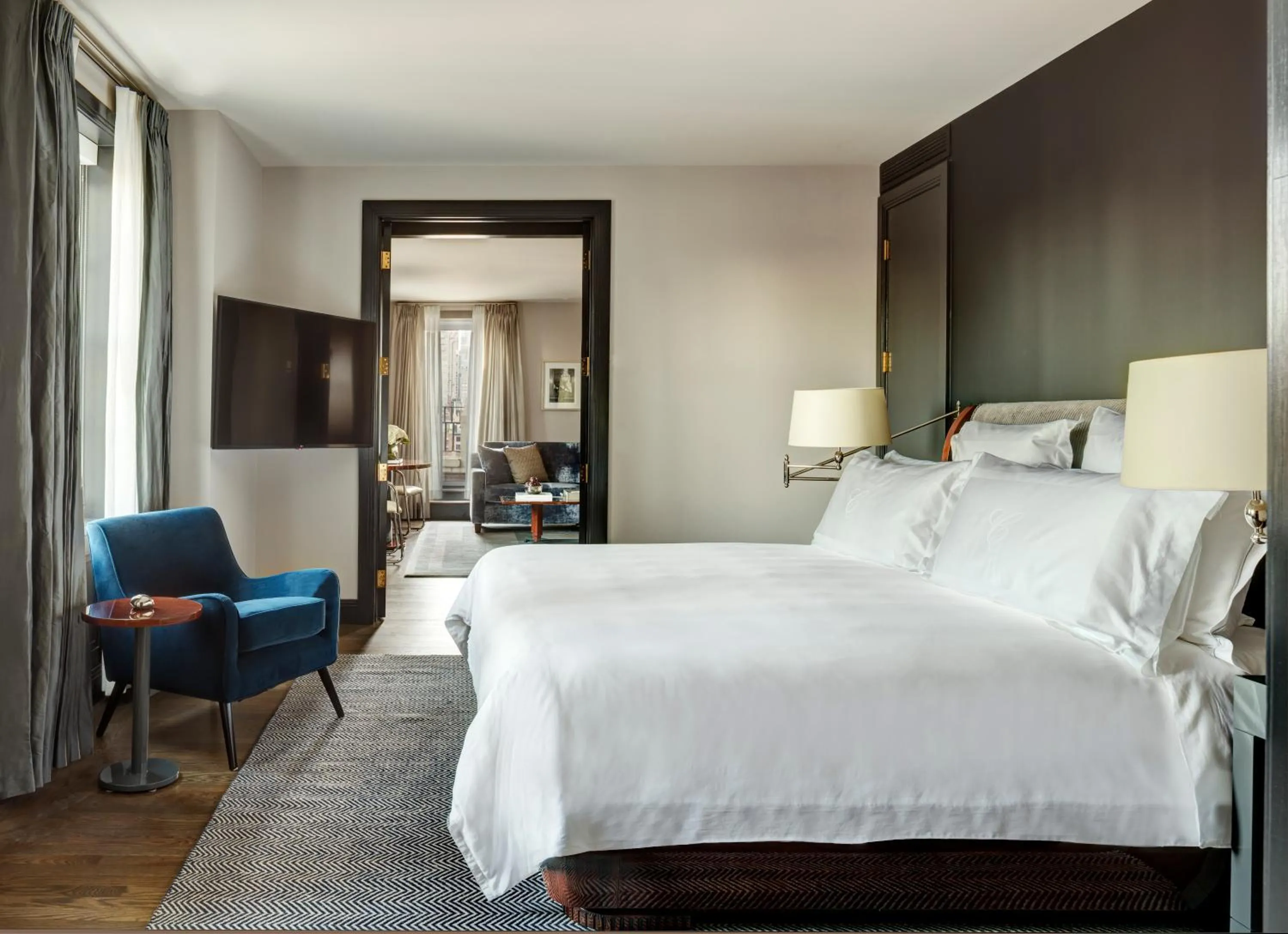 Bed in The Carlyle, A Rosewood Hotel