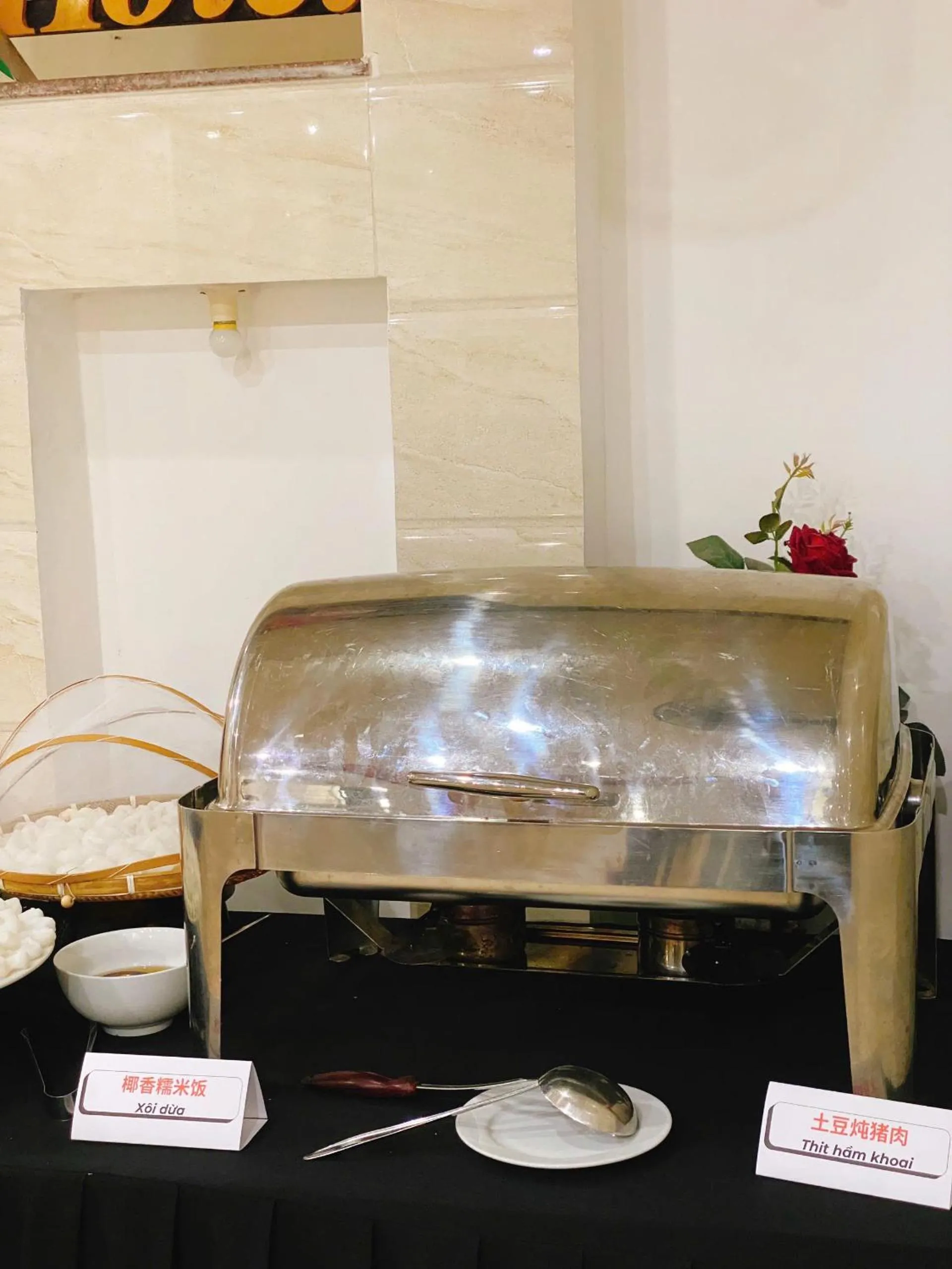 Food and drinks in DMZ Hotel