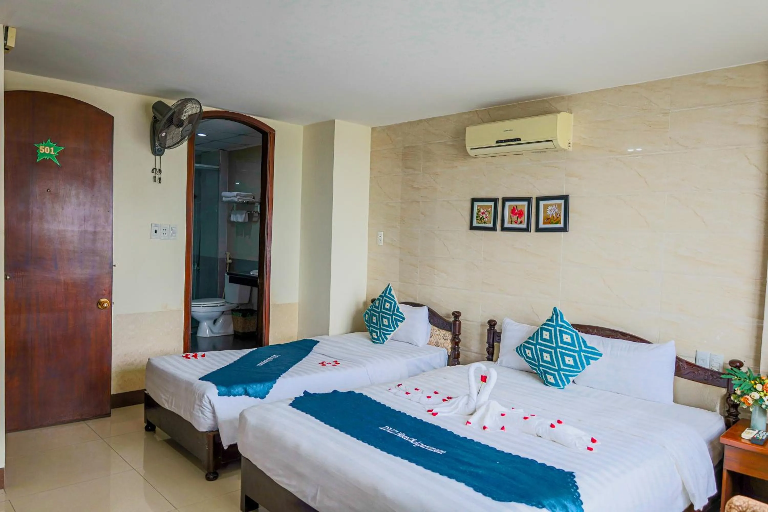 Bedroom, Bed in DMZ Hotel