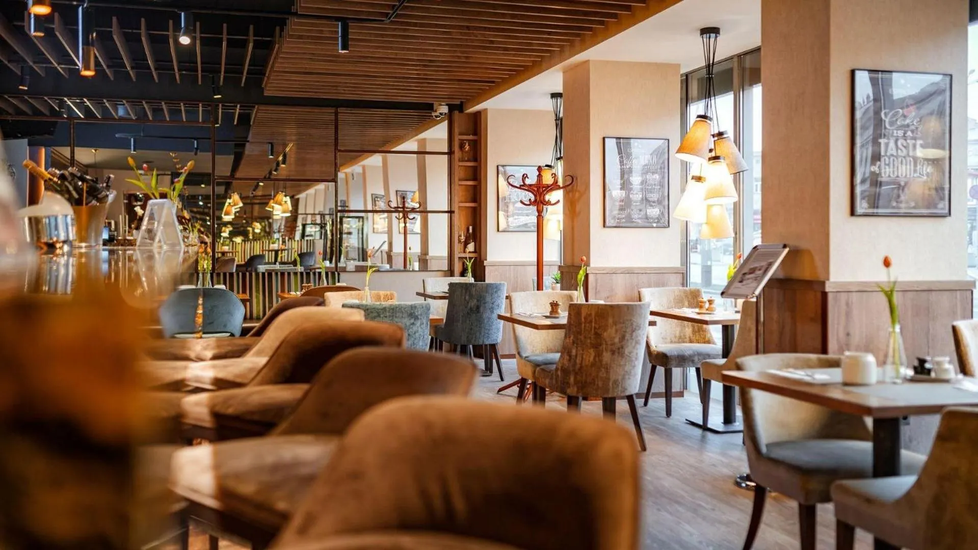 Lobby or reception in B&B HOTEL RZESZÓW CENTRUM