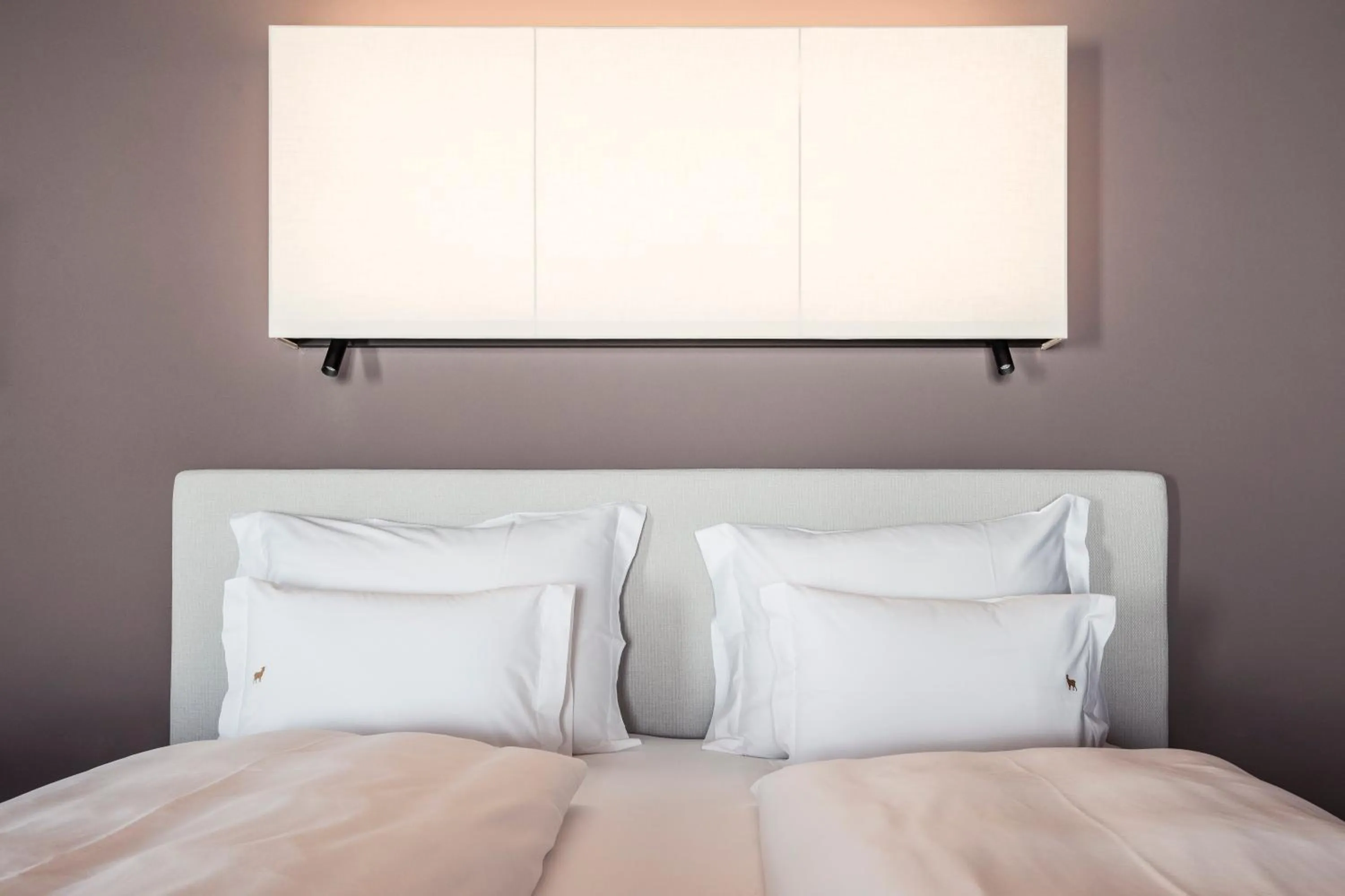 Decorative detail, Bed in Hotel Lamm