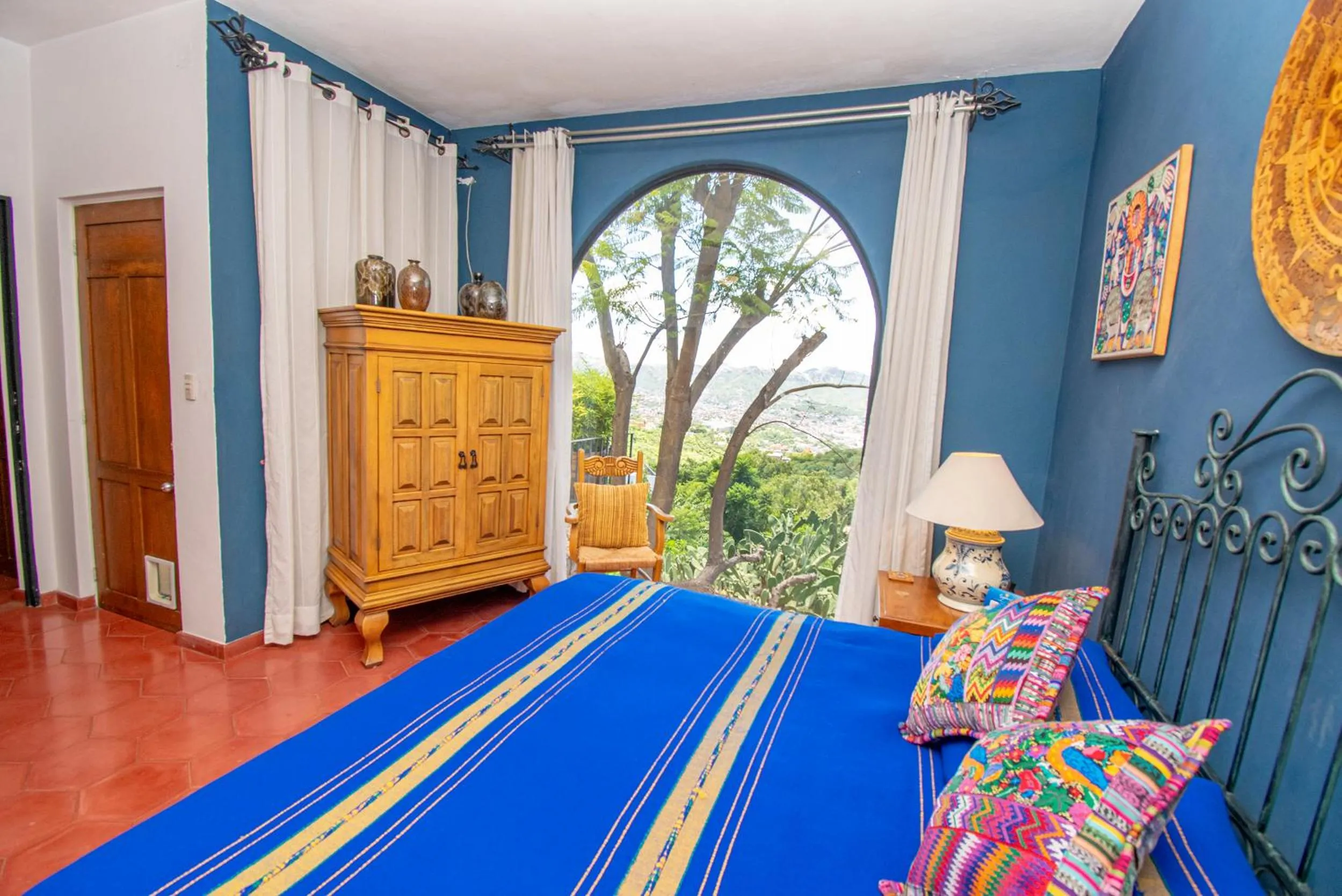 Decorative detail, Bed in Casa Estrella de la Valenciana Hotel Boutique