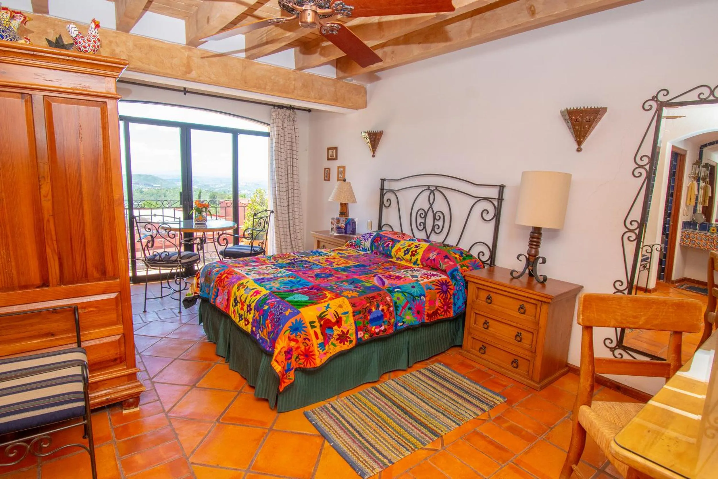 Night, Bed in Casa Estrella de la Valenciana Hotel Boutique