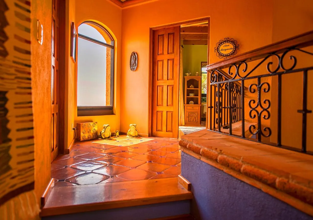 Photo of the whole room, Bed in Casa Estrella de la Valenciana Hotel Boutique