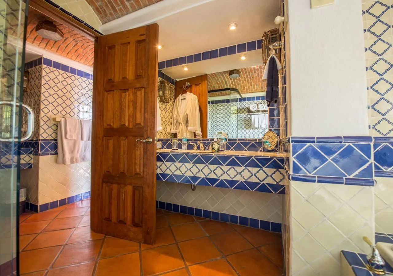 Bathroom in Casa Estrella de la Valenciana Hotel Boutique