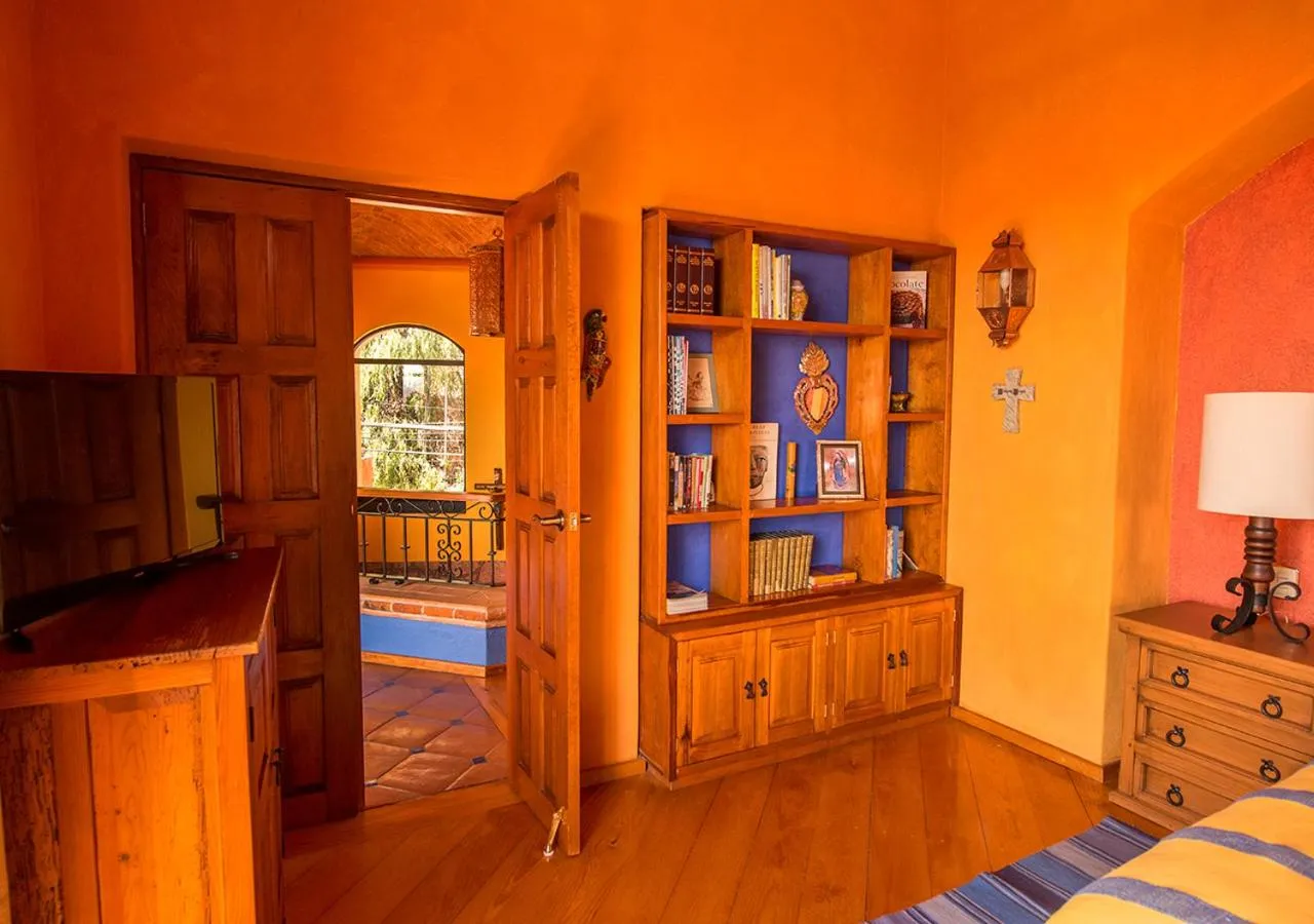 Bed in Casa Estrella de la Valenciana Hotel Boutique