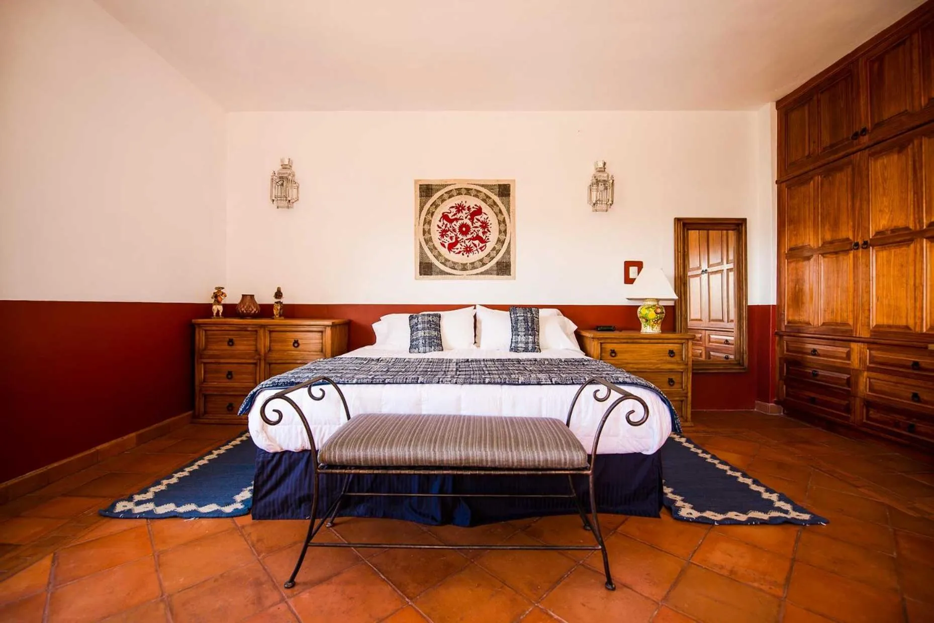 Bed in Casa Estrella de la Valenciana Hotel Boutique