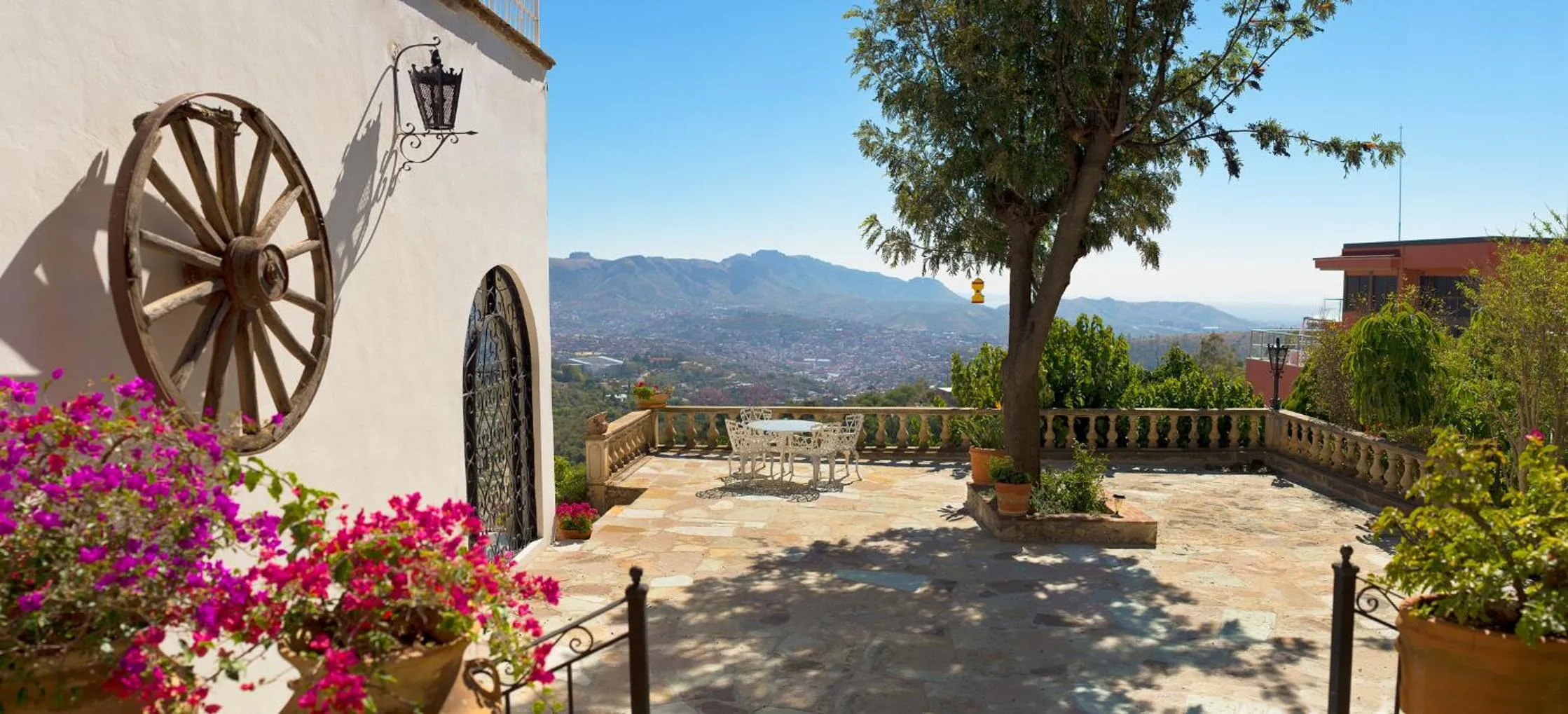 Patio in Casa Estrella de la Valenciana Hotel Boutique