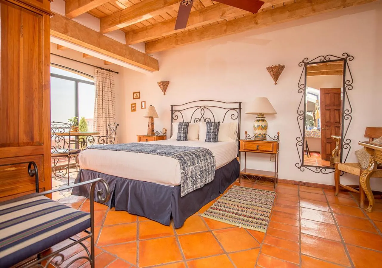 Bed in Casa Estrella de la Valenciana Hotel Boutique