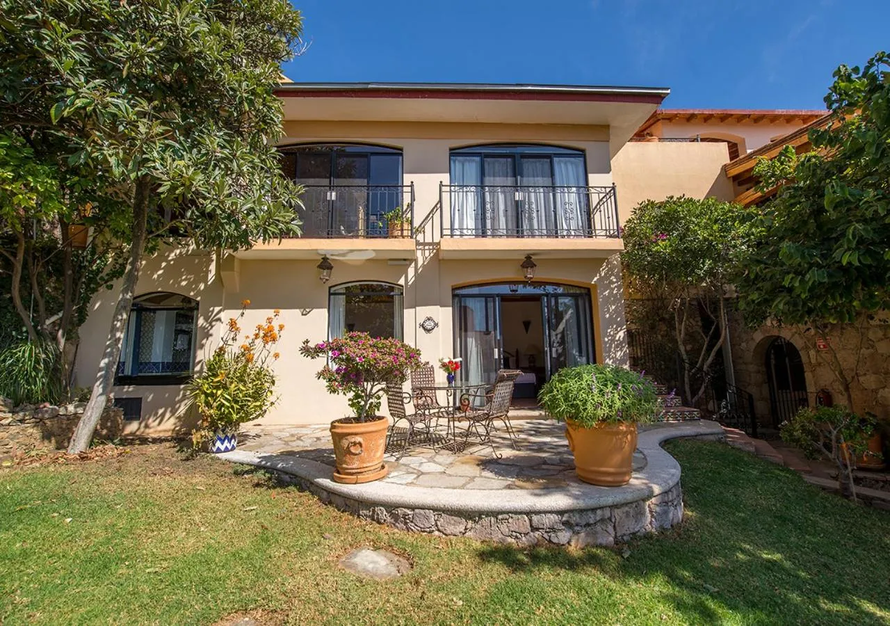 Property building in Casa Estrella de la Valenciana Hotel Boutique