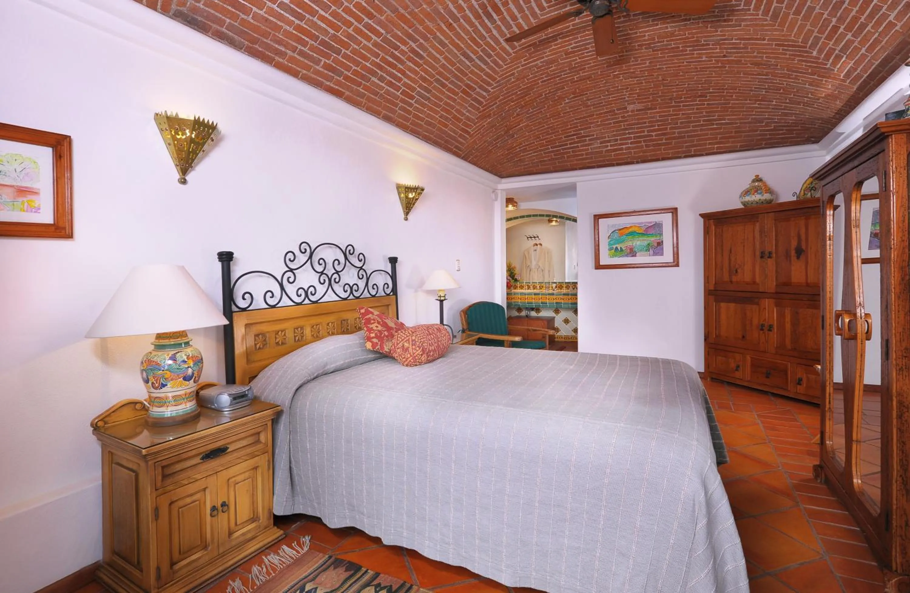 Bed in Casa Estrella de la Valenciana Hotel Boutique
