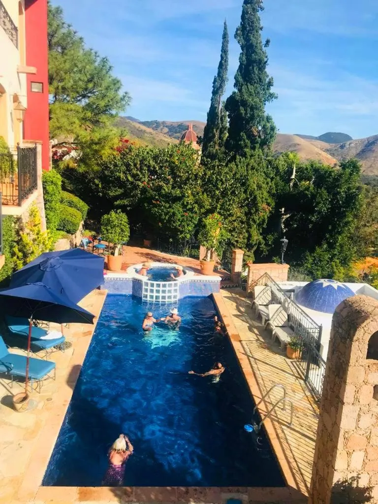 Swimming pool in Casa Estrella de la Valenciana Hotel Boutique