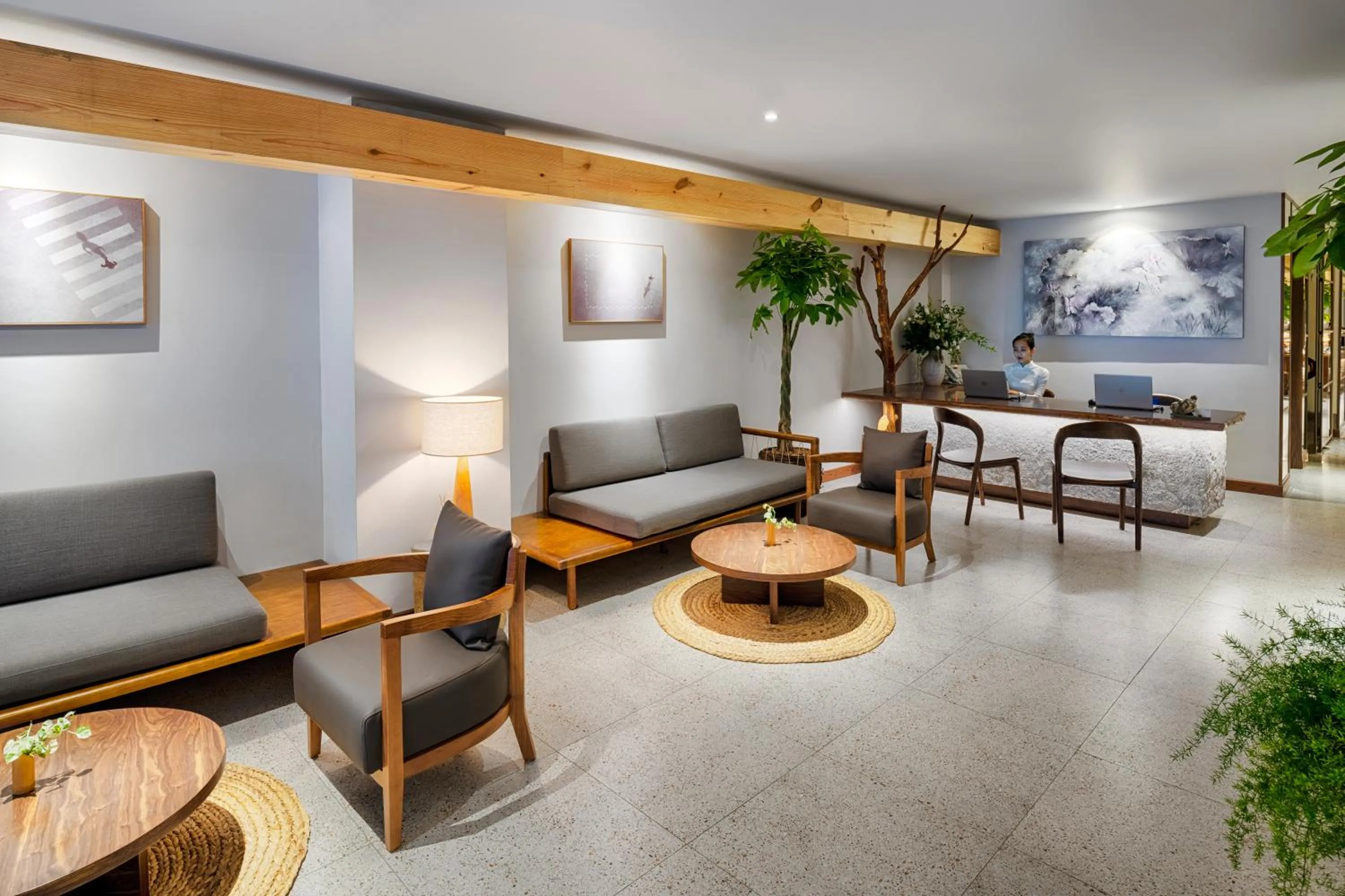 Lobby or reception in Silverland Min Hotel