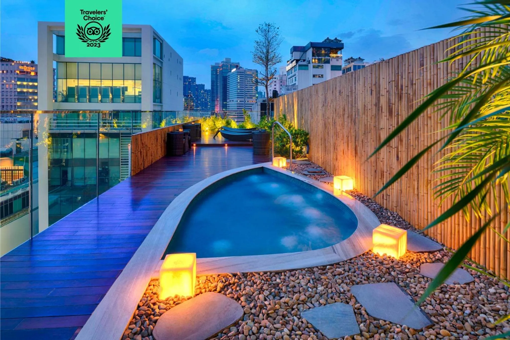 Night in Silverland Min Hotel