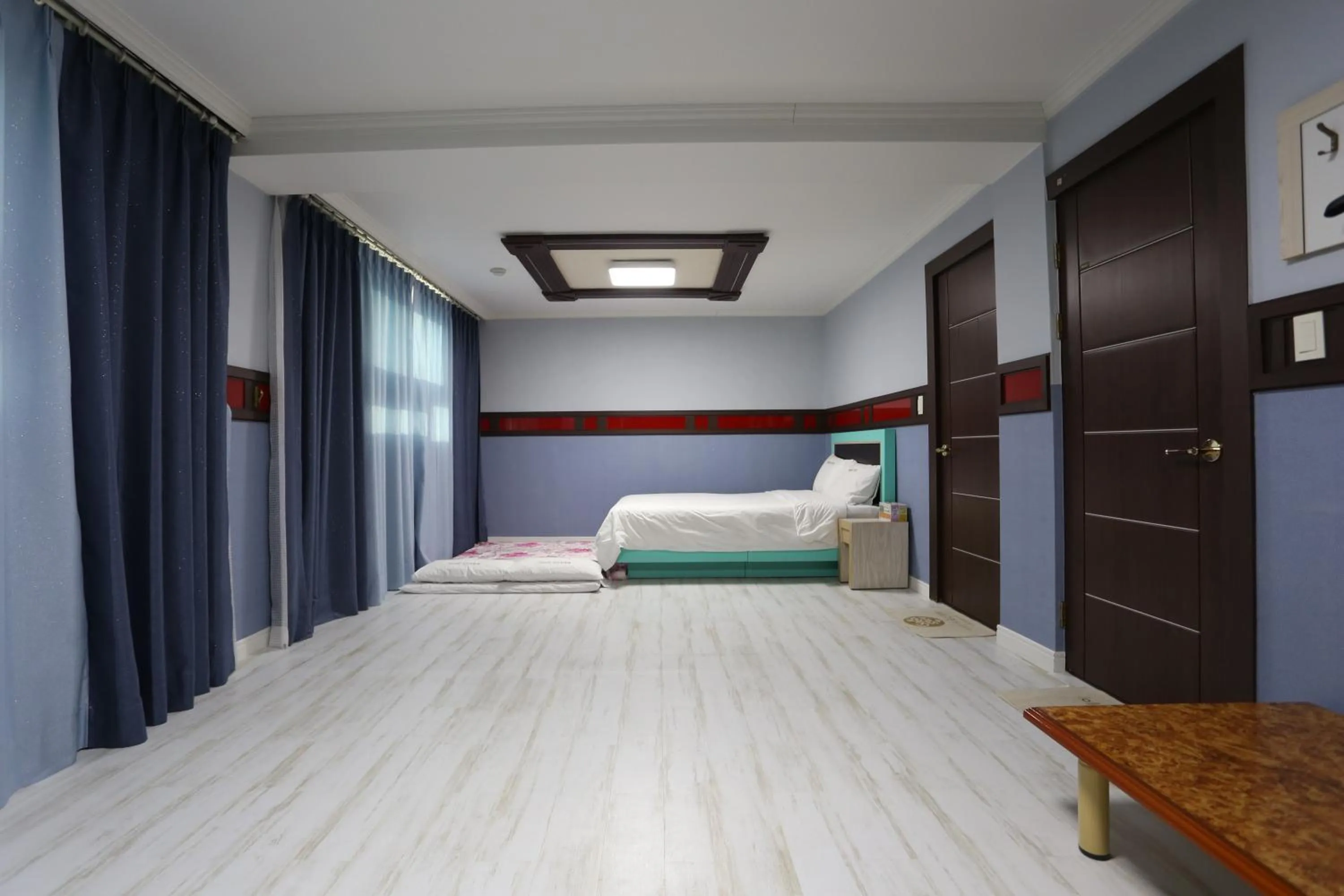 Bed in Paradaise Motel