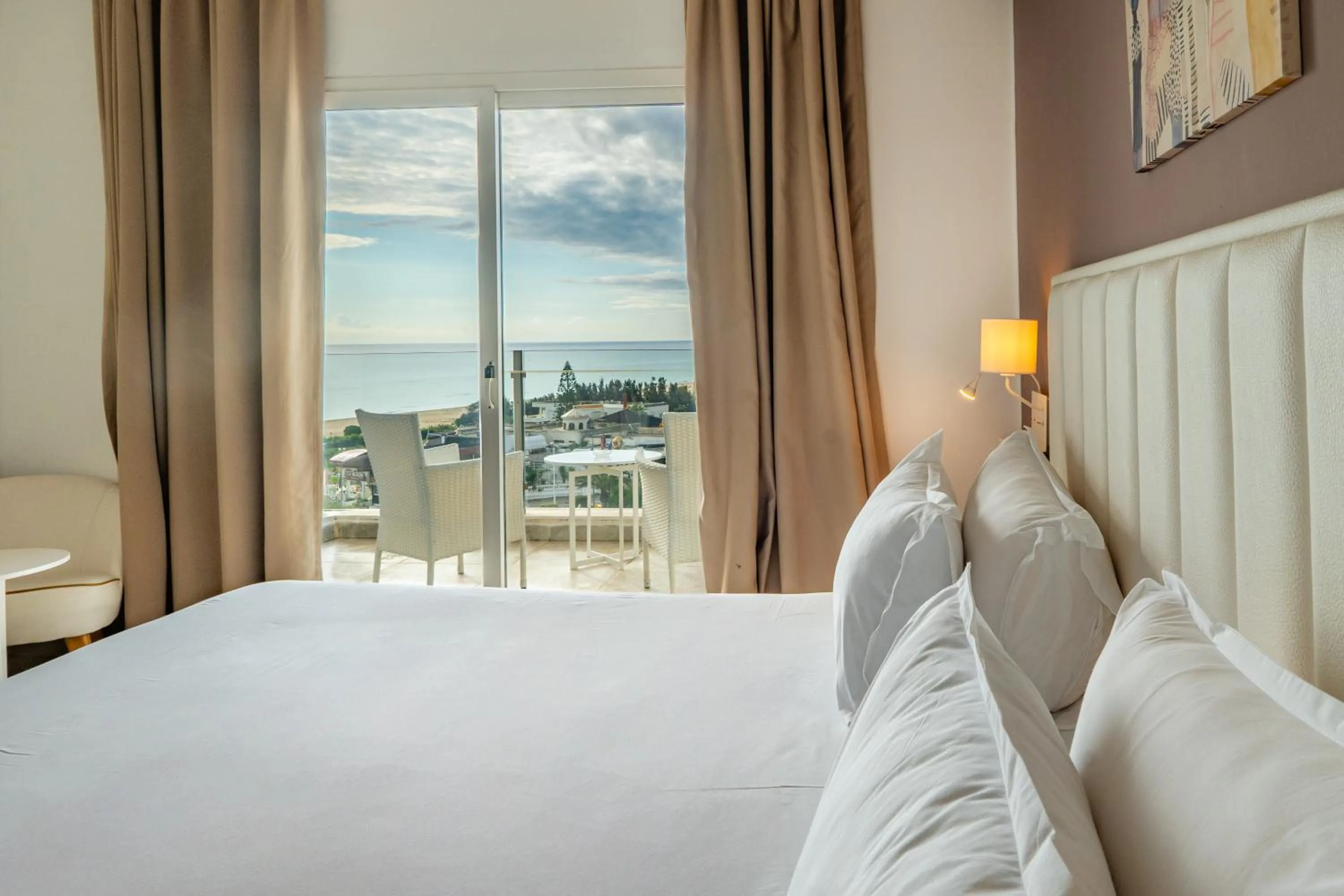 Sea view, Bed in Golden Tulip Président Hammamet