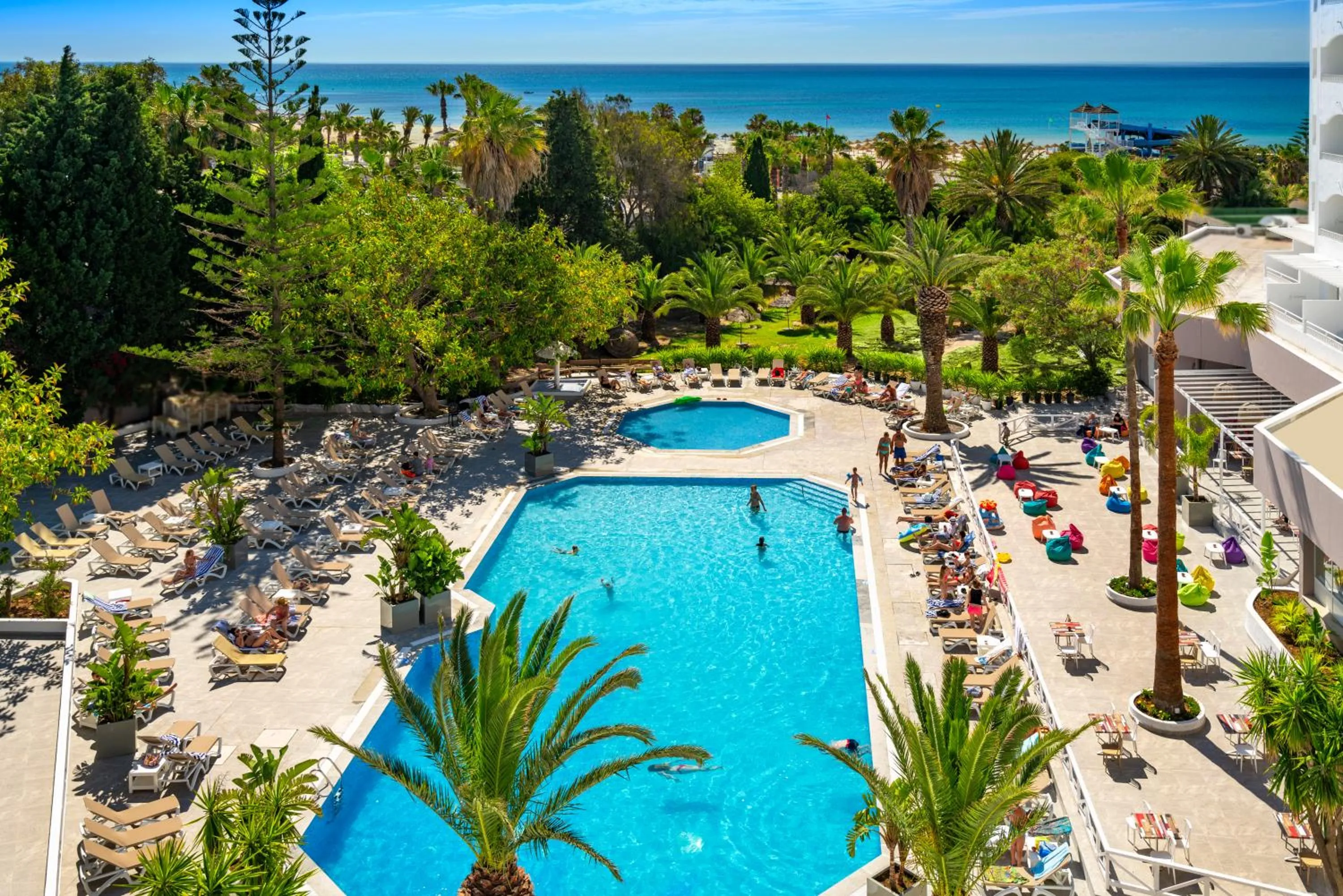 Swimming pool in Golden Tulip Président Hammamet