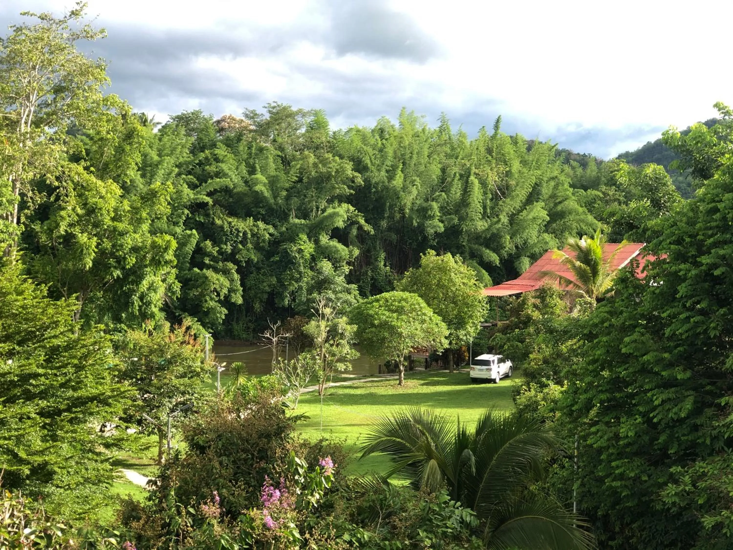 BaanRai KhunYa บ้านไร่คุณย่า