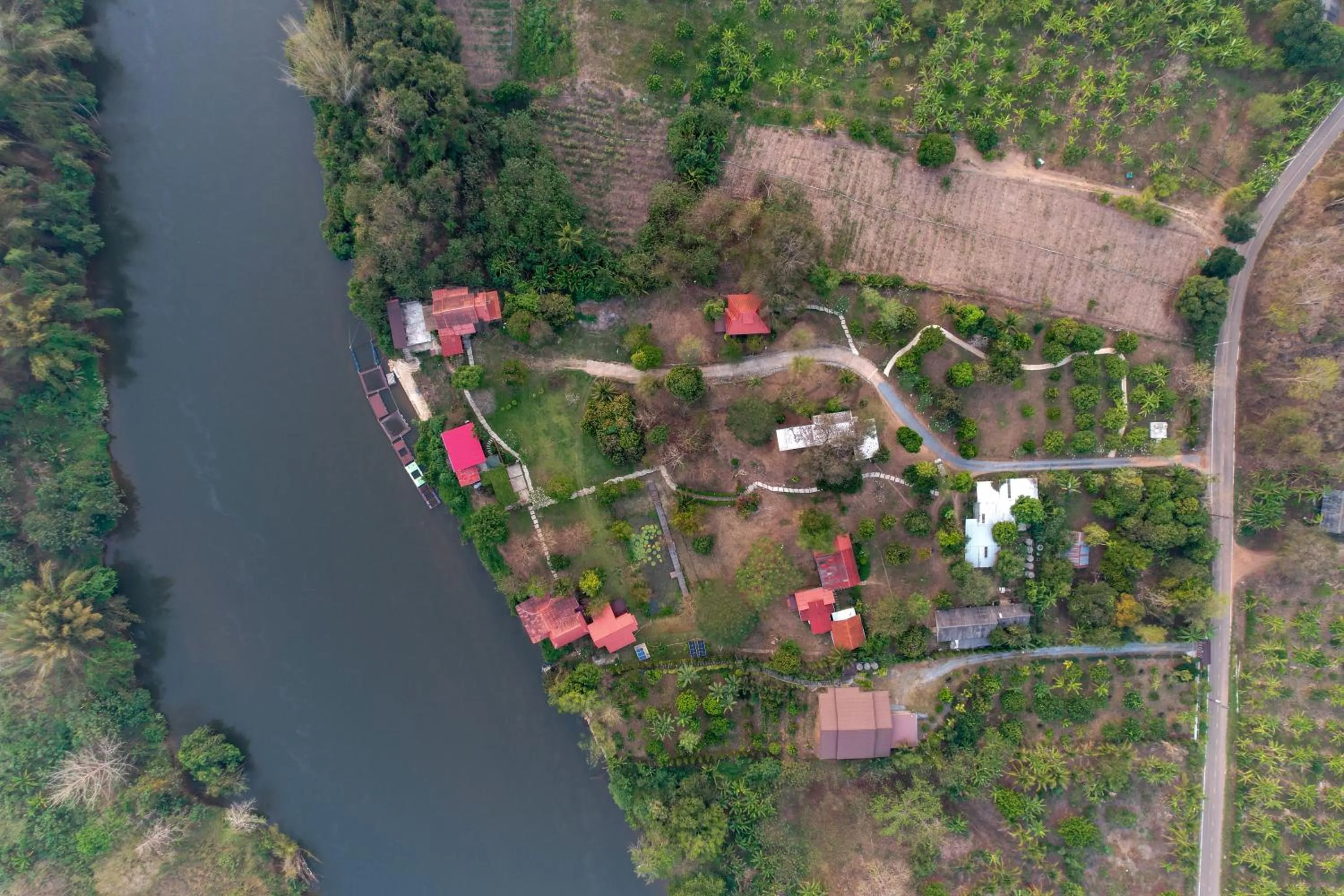 BaanRai KhunYa บ้านไร่คุณย่า