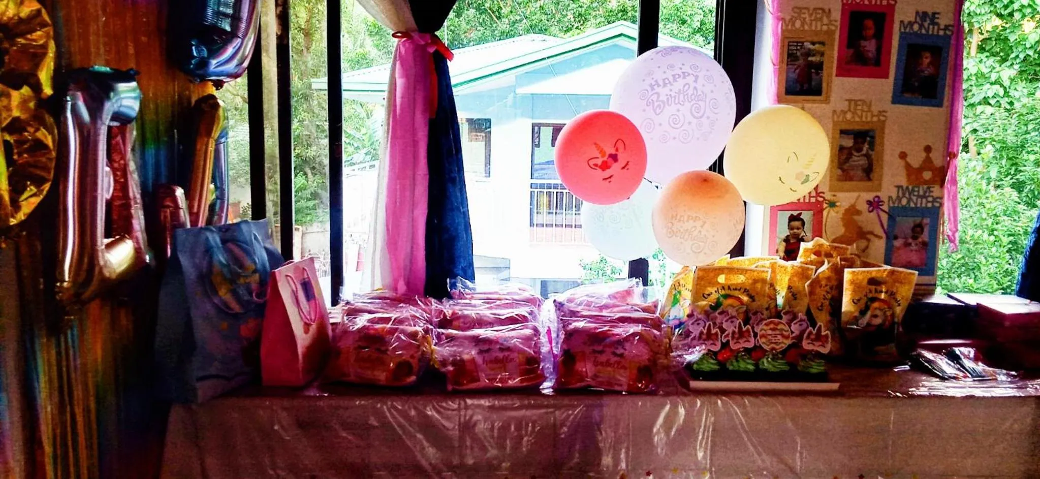 Restaurant/places to eat in Riverside at Aninuan Accommodation and Food