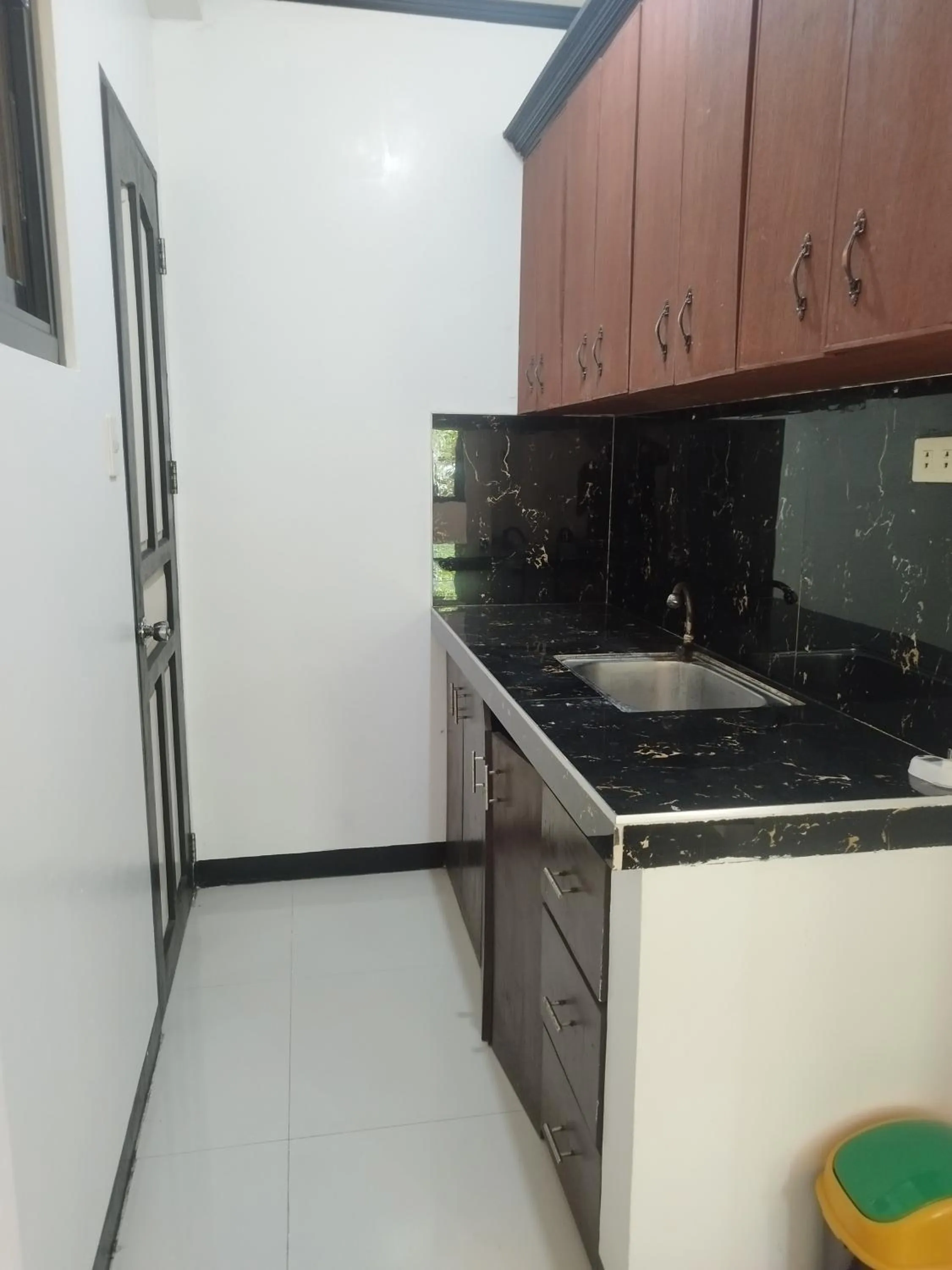 Riverside at Aninuan Accommodation and Food