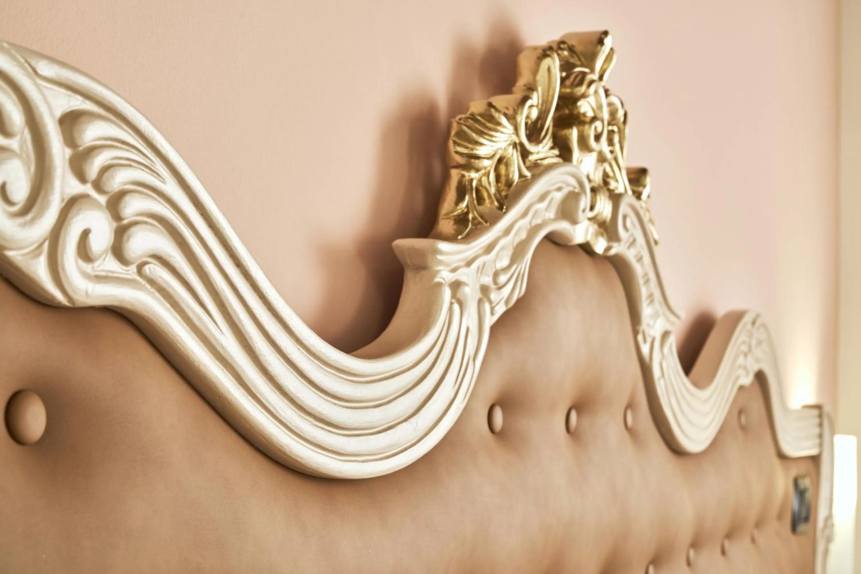 Decorative detail in Albergo Antica Corte Marchesini