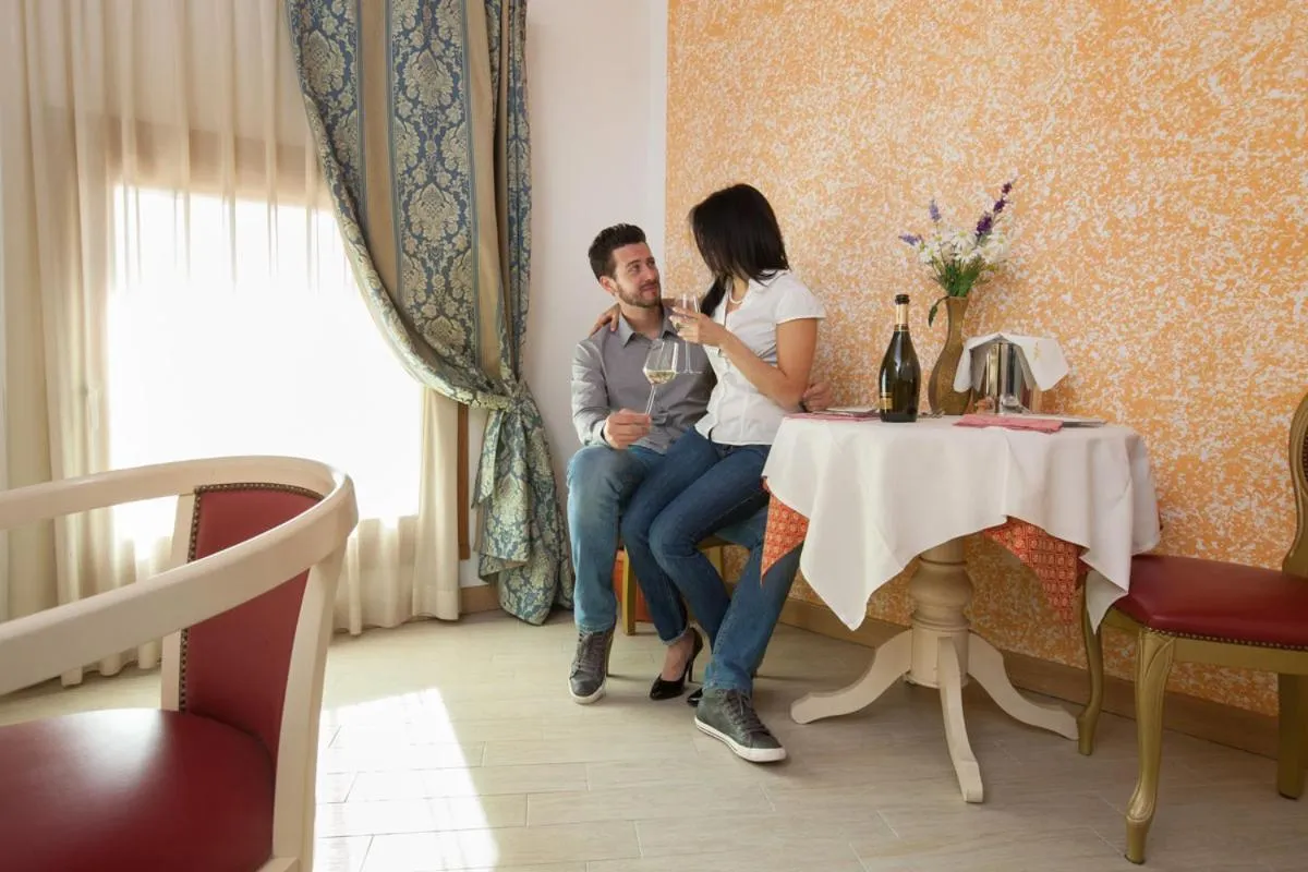 Decorative detail in Albergo Antica Corte Marchesini