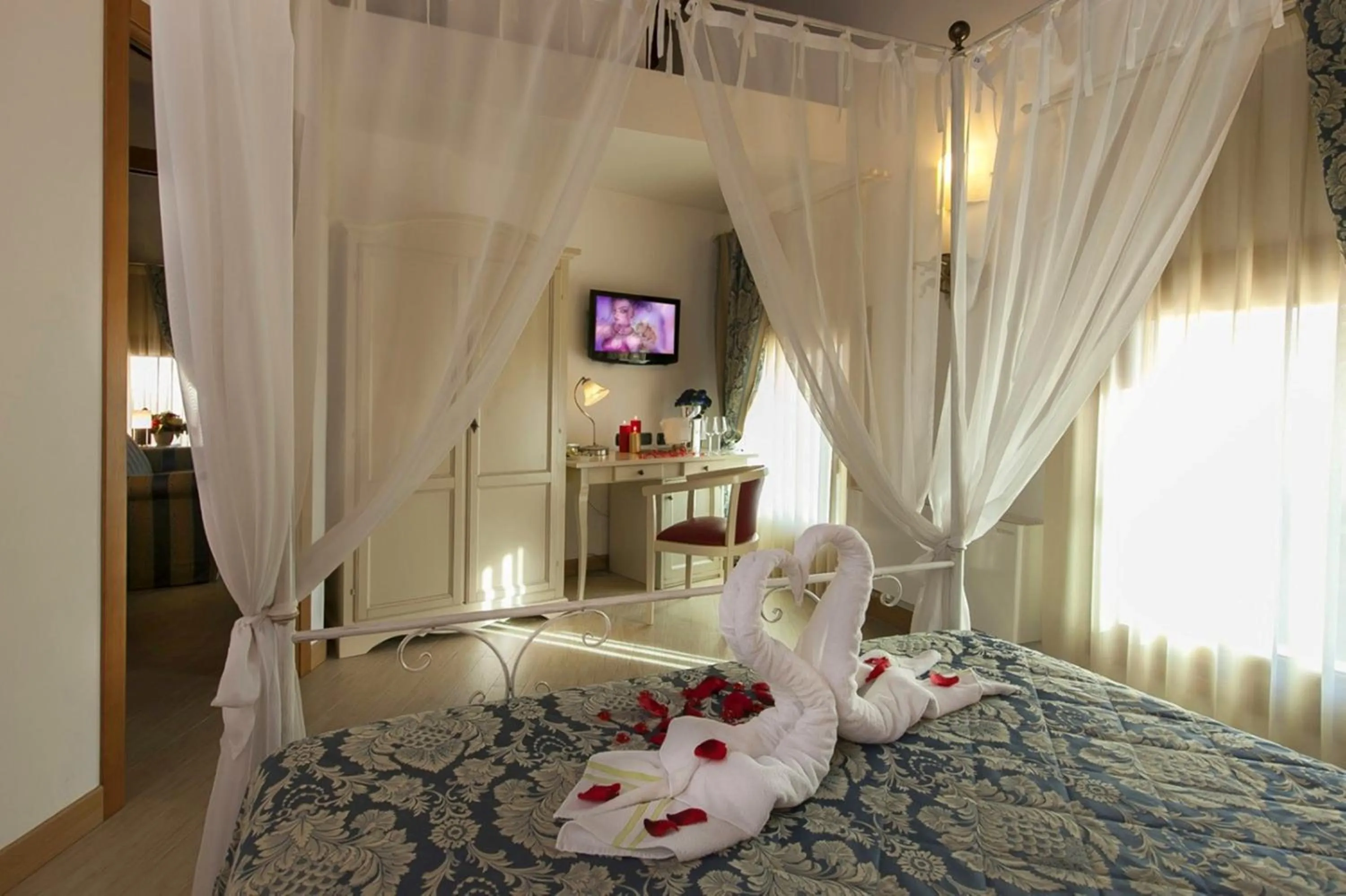 Bedroom, Bed in Albergo Antica Corte Marchesini