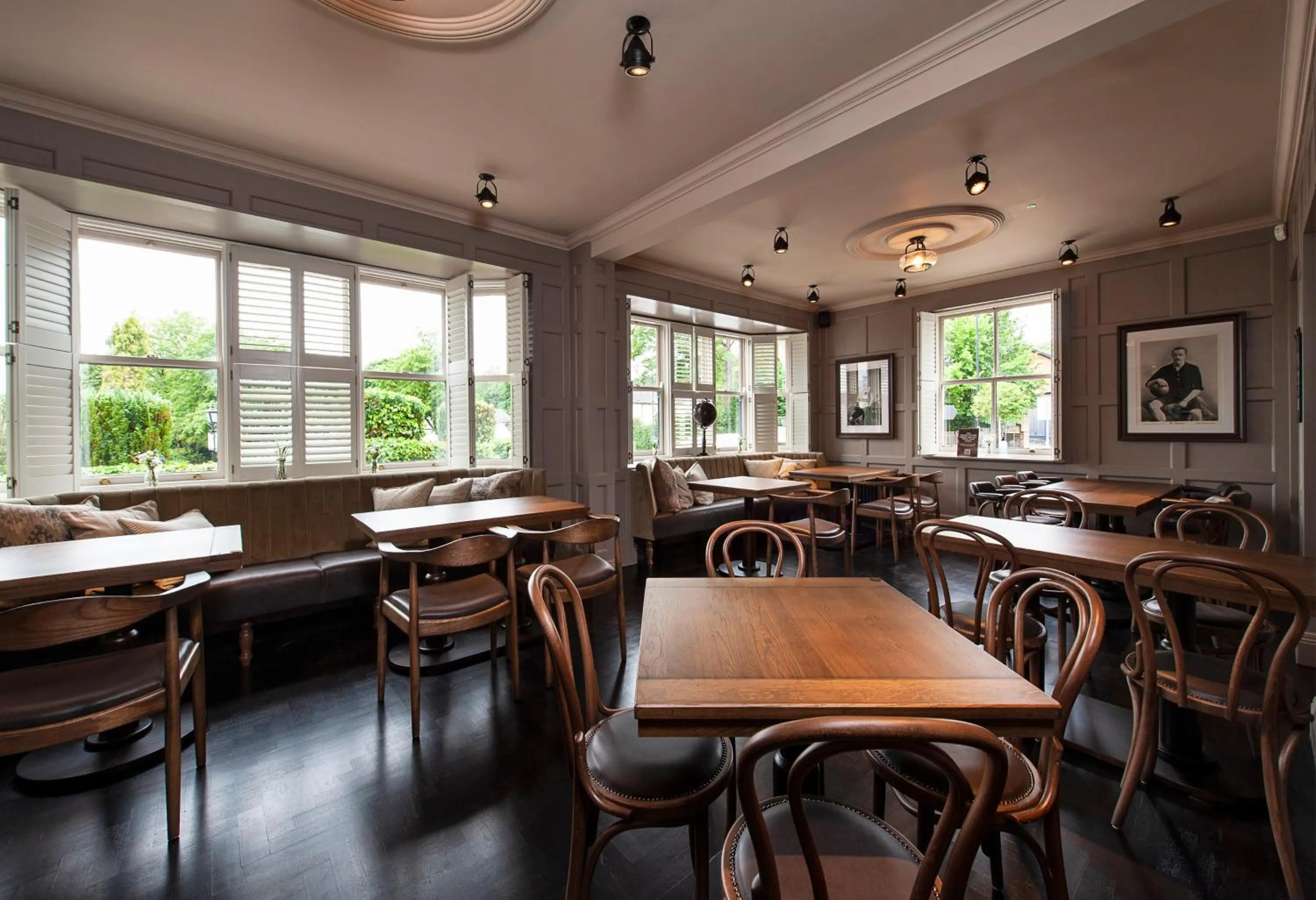 Restaurant/places to eat in The Bulls Head Hotel