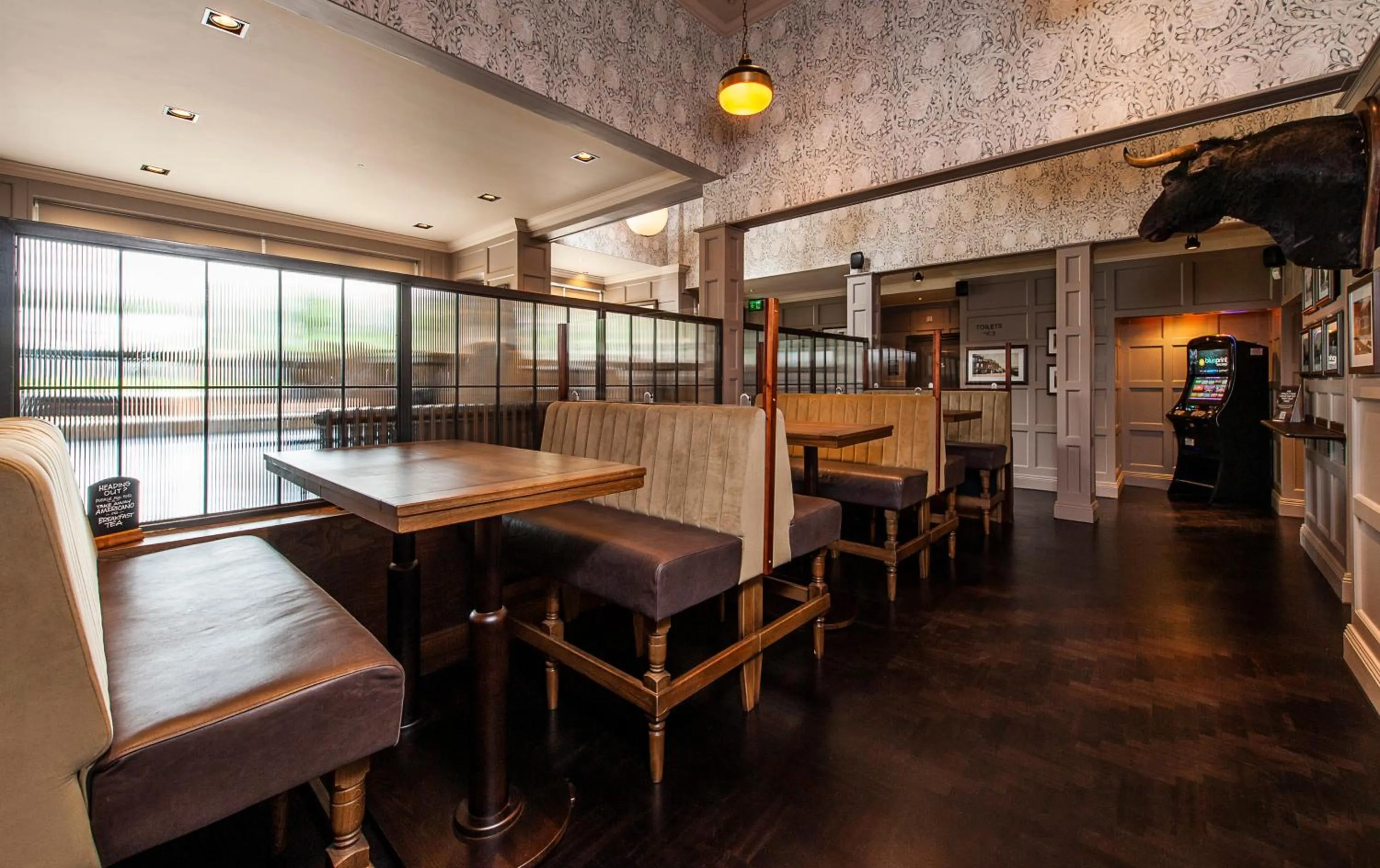 Restaurant/places to eat in The Bulls Head Hotel