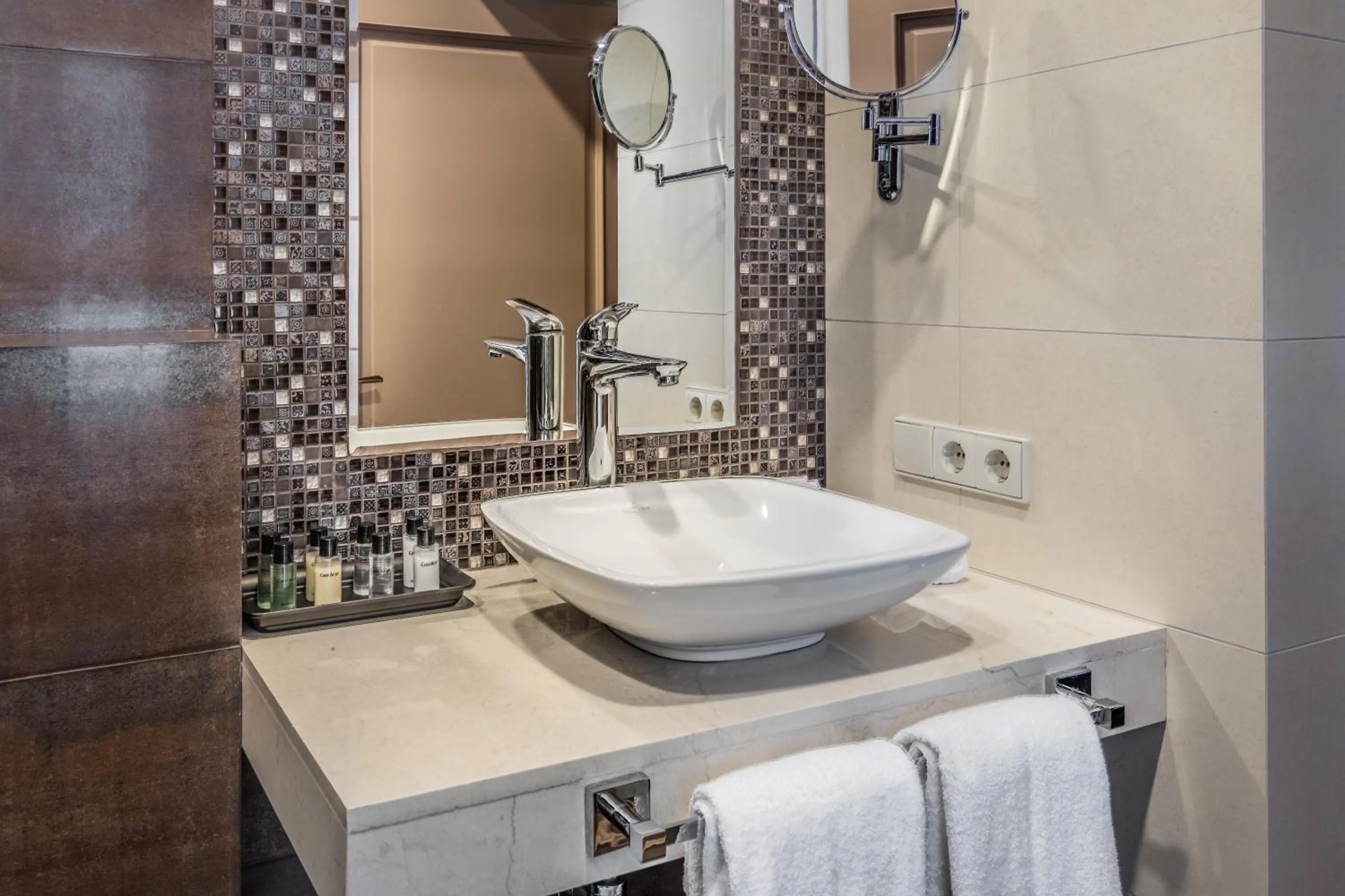 Toilet in Golden Tulip Borjomi