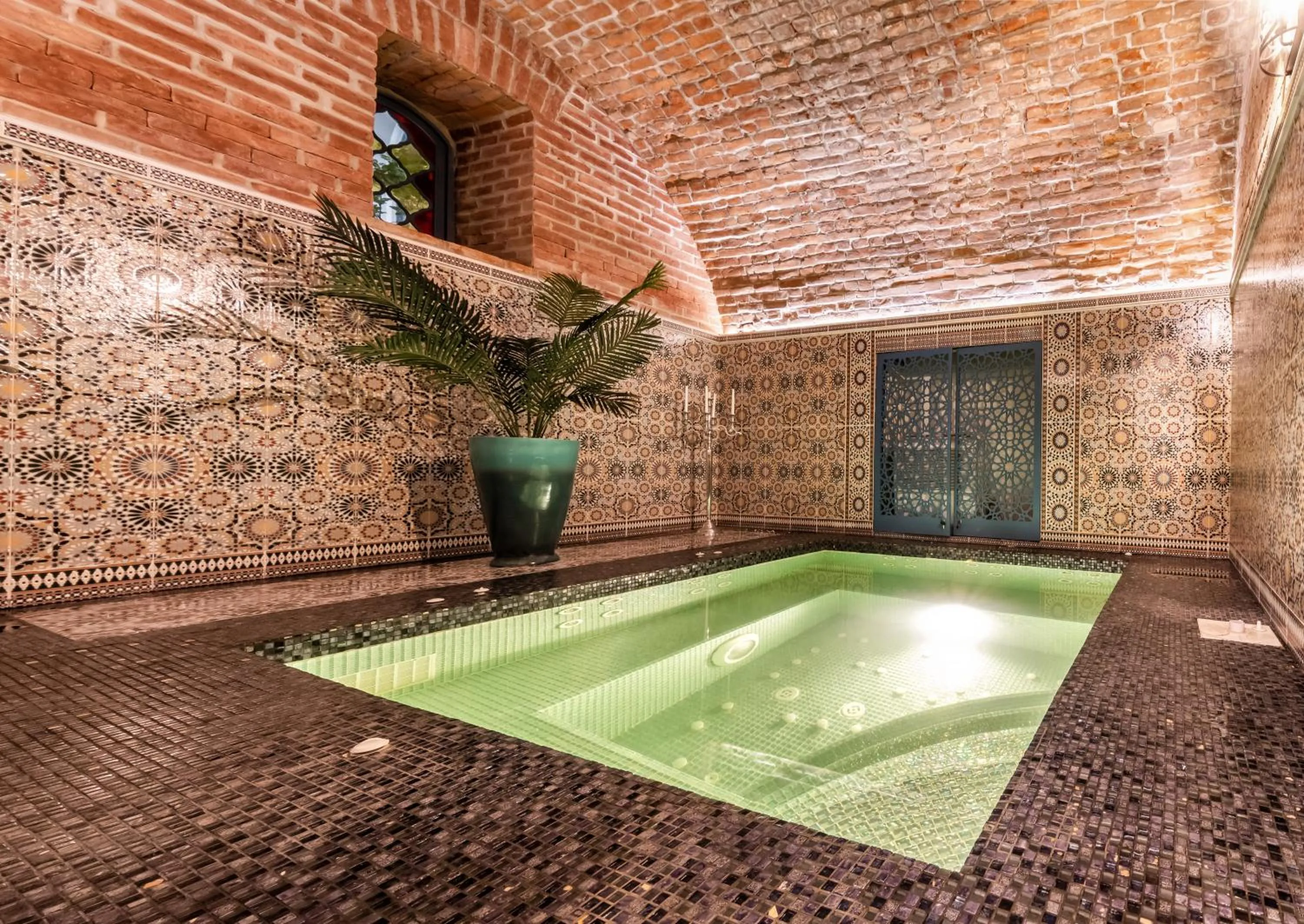 Hot Tub in Golden Tulip Borjomi