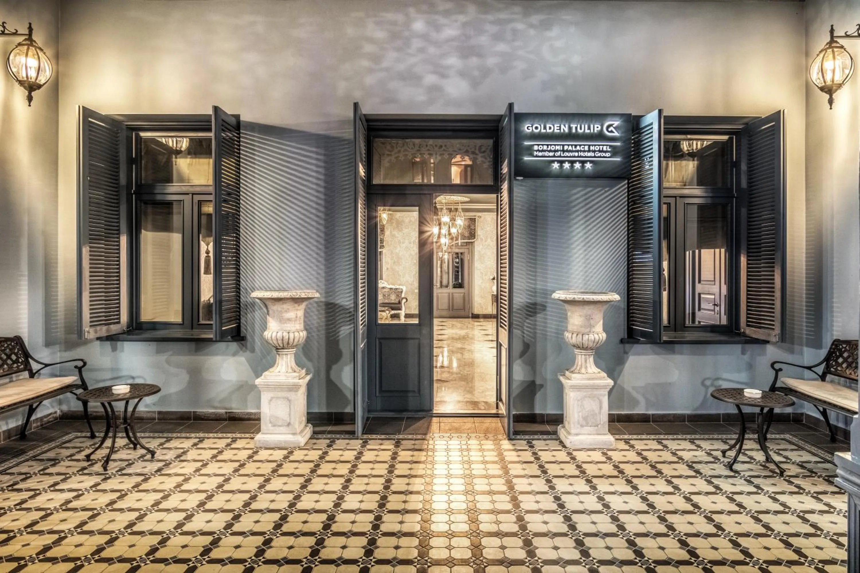 Facade/entrance in Golden Tulip Borjomi