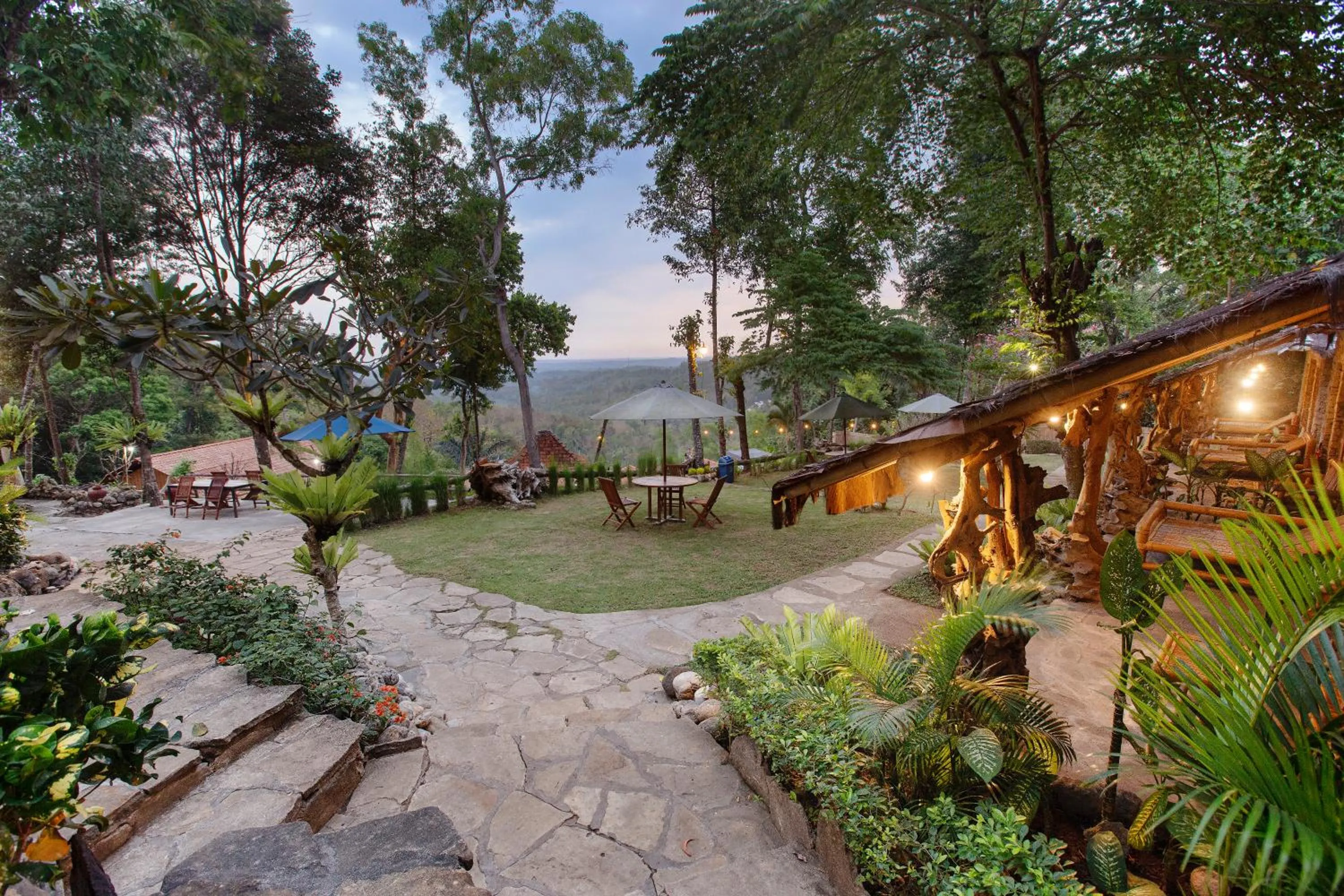 Garden view in Rajaklana Resort and Spa