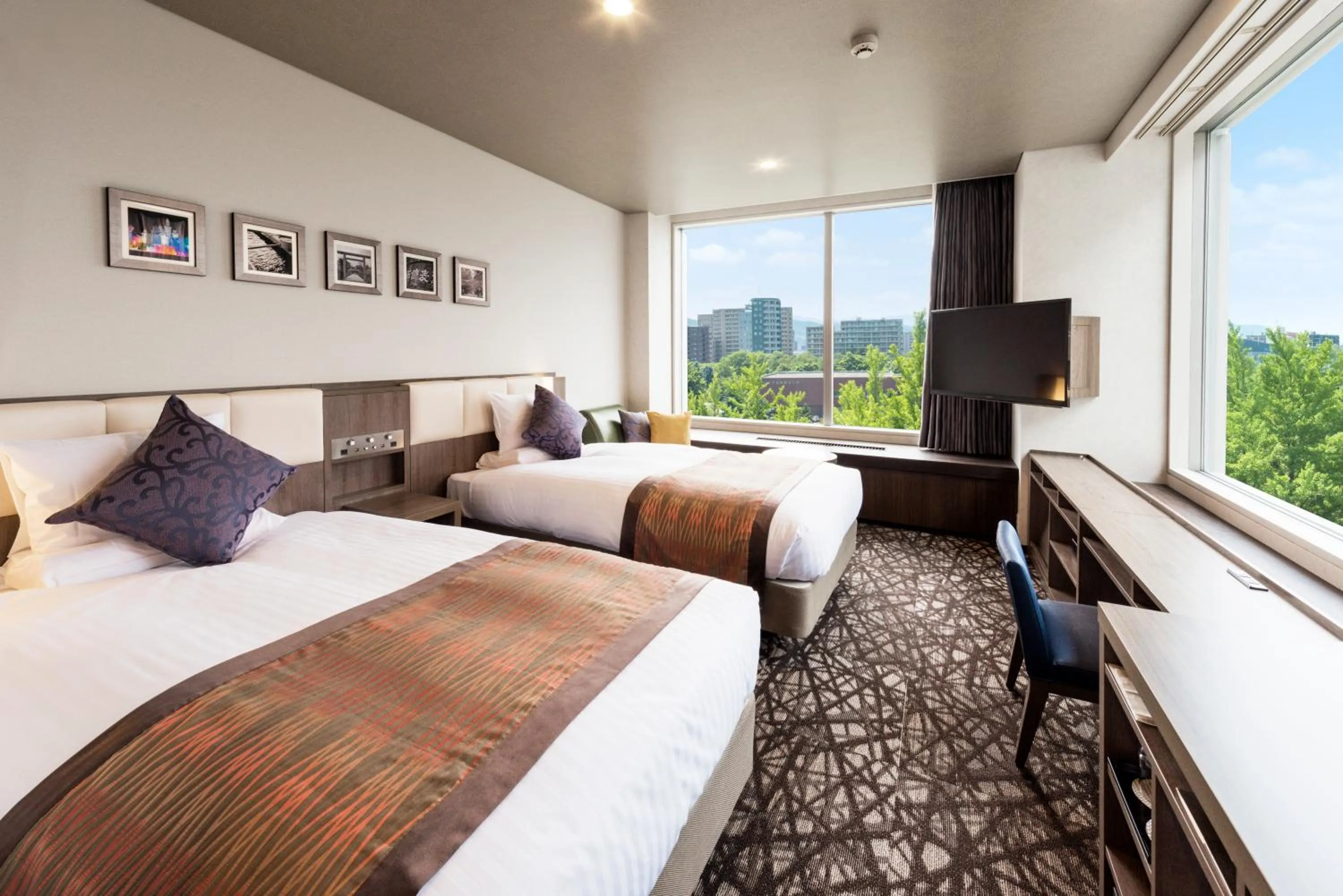 Photo of the whole room, Bed in HOTEL MYSTAYS Sapporo Nakajima Park