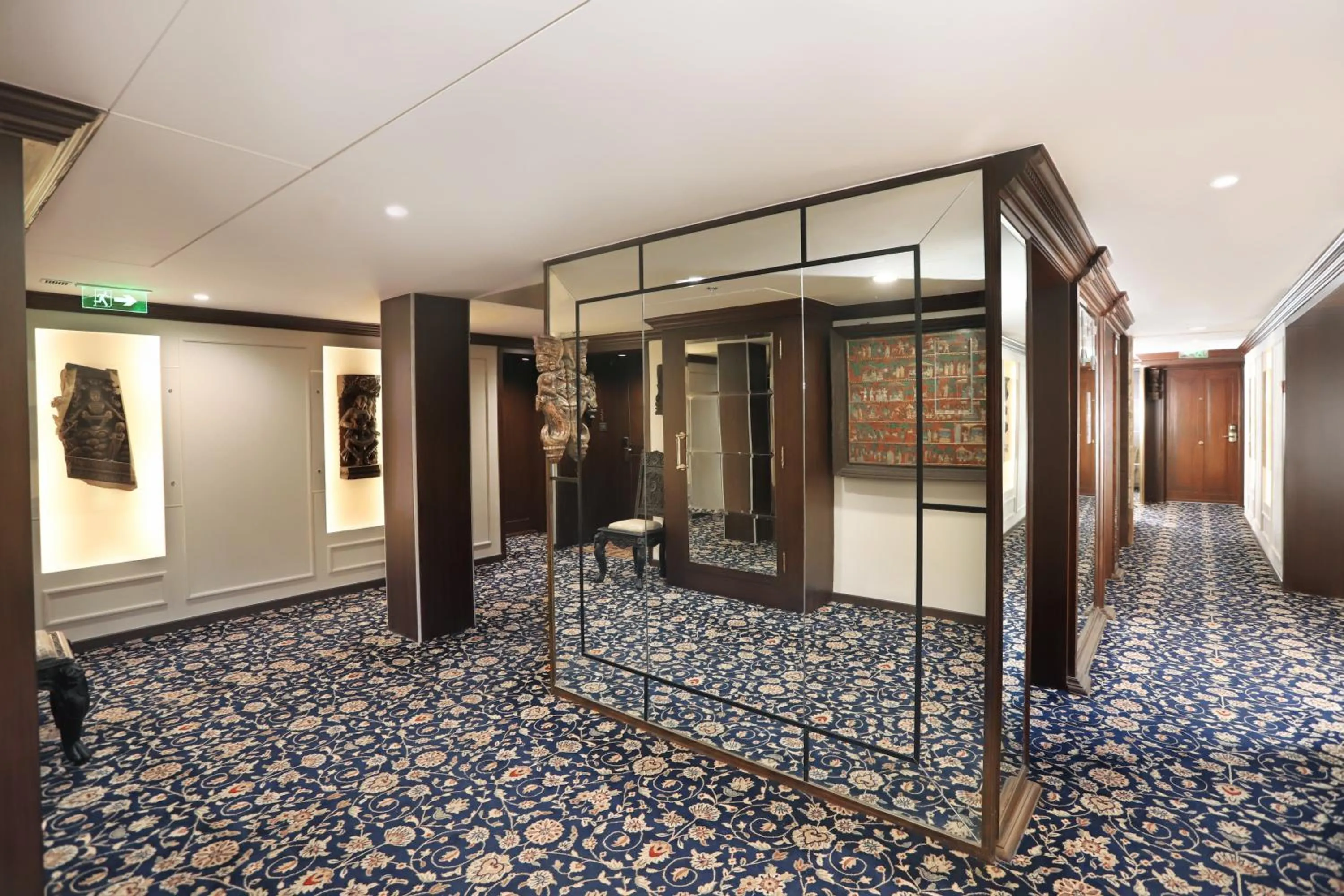 Area and facilities in The Ambassador, Marine Drive, Mumbai