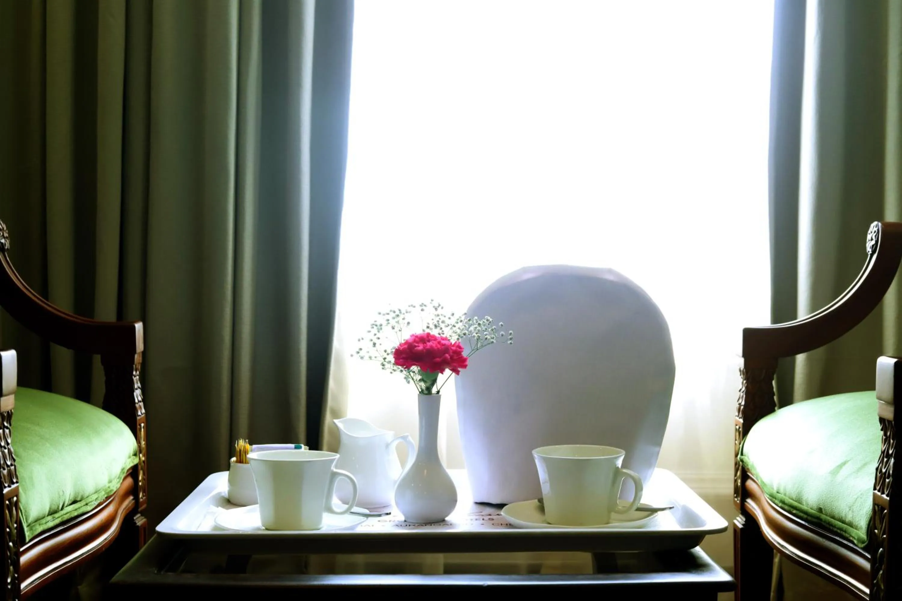 Coffee/tea facilities in The Ambassador, Marine Drive, Mumbai