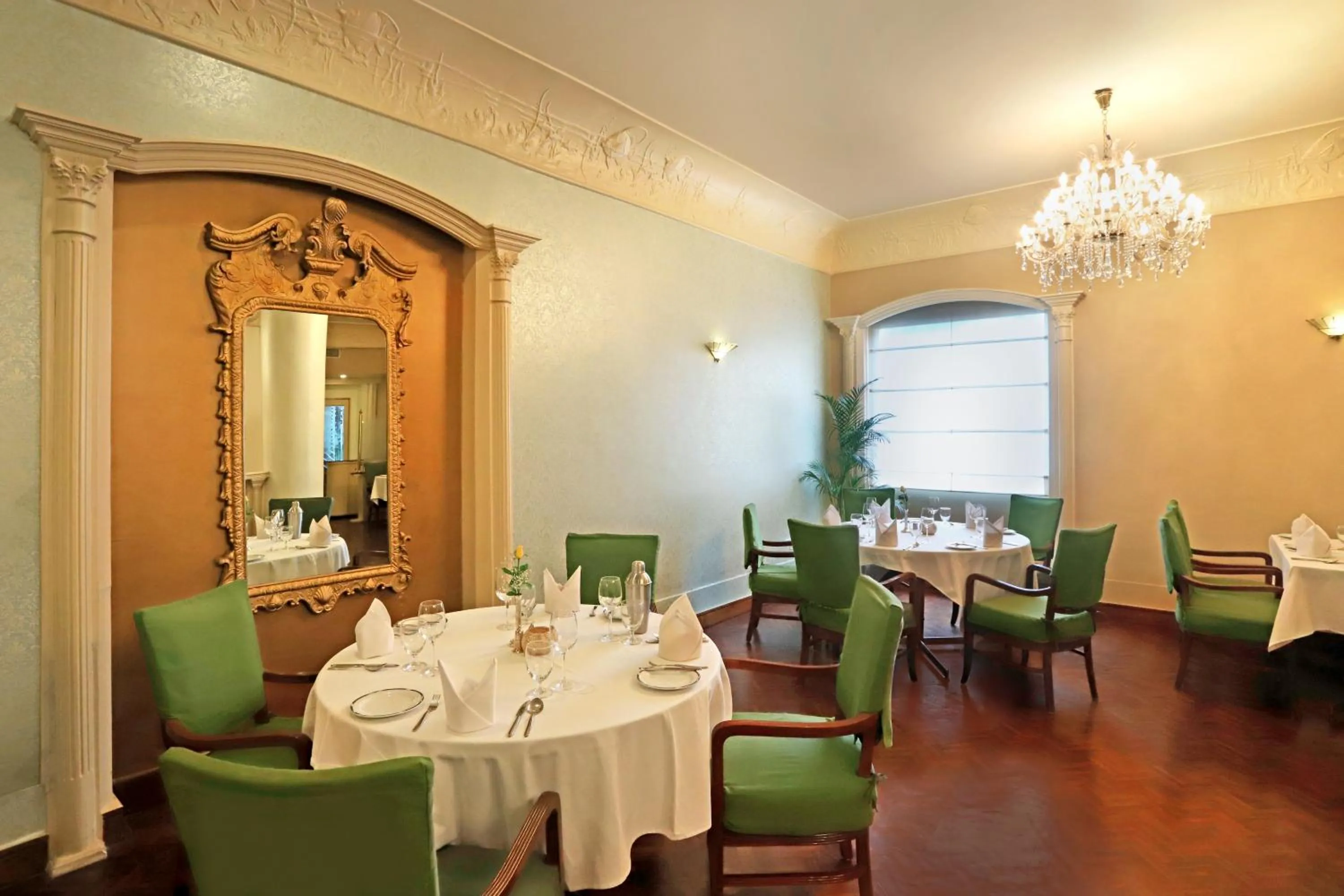 Restaurant/places to eat in The Ambassador, Marine Drive, Mumbai