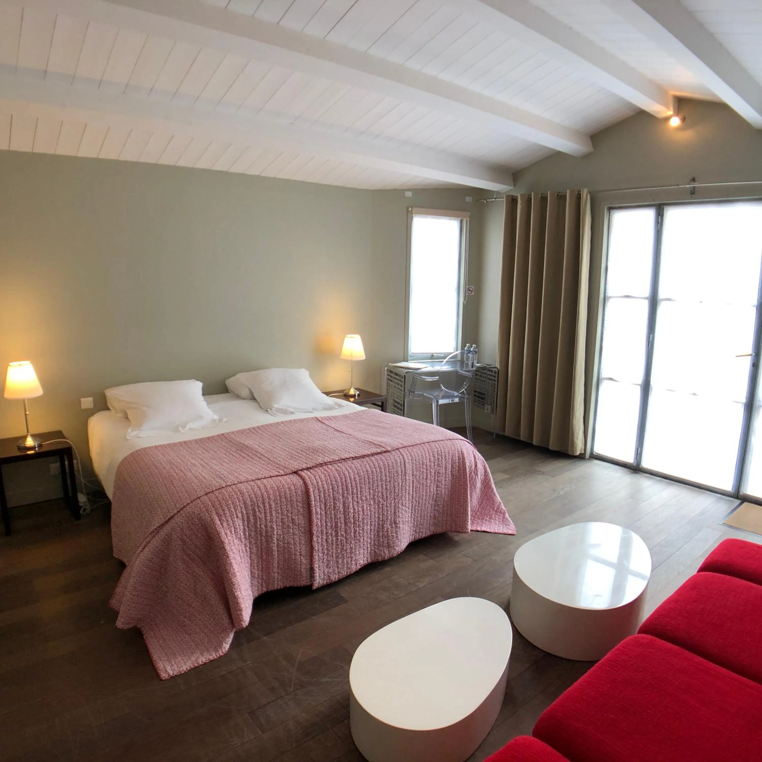 Photo of the whole room, Bed in Hotel L'Océan